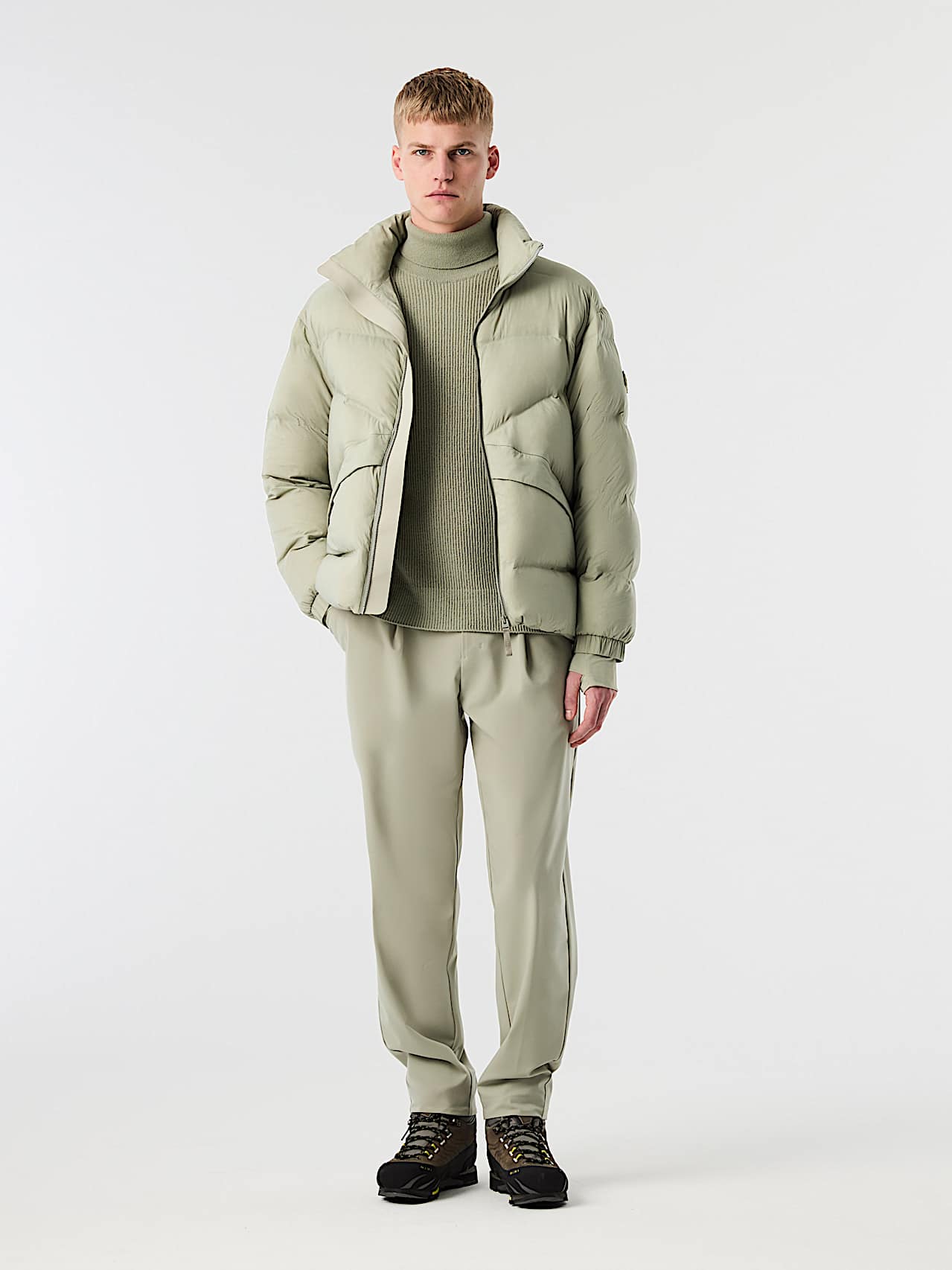 AlphaTauri | OLAVON V1.Y10.02 | Packable Ultra Light Down Jacket in Dark Sage for Hombre