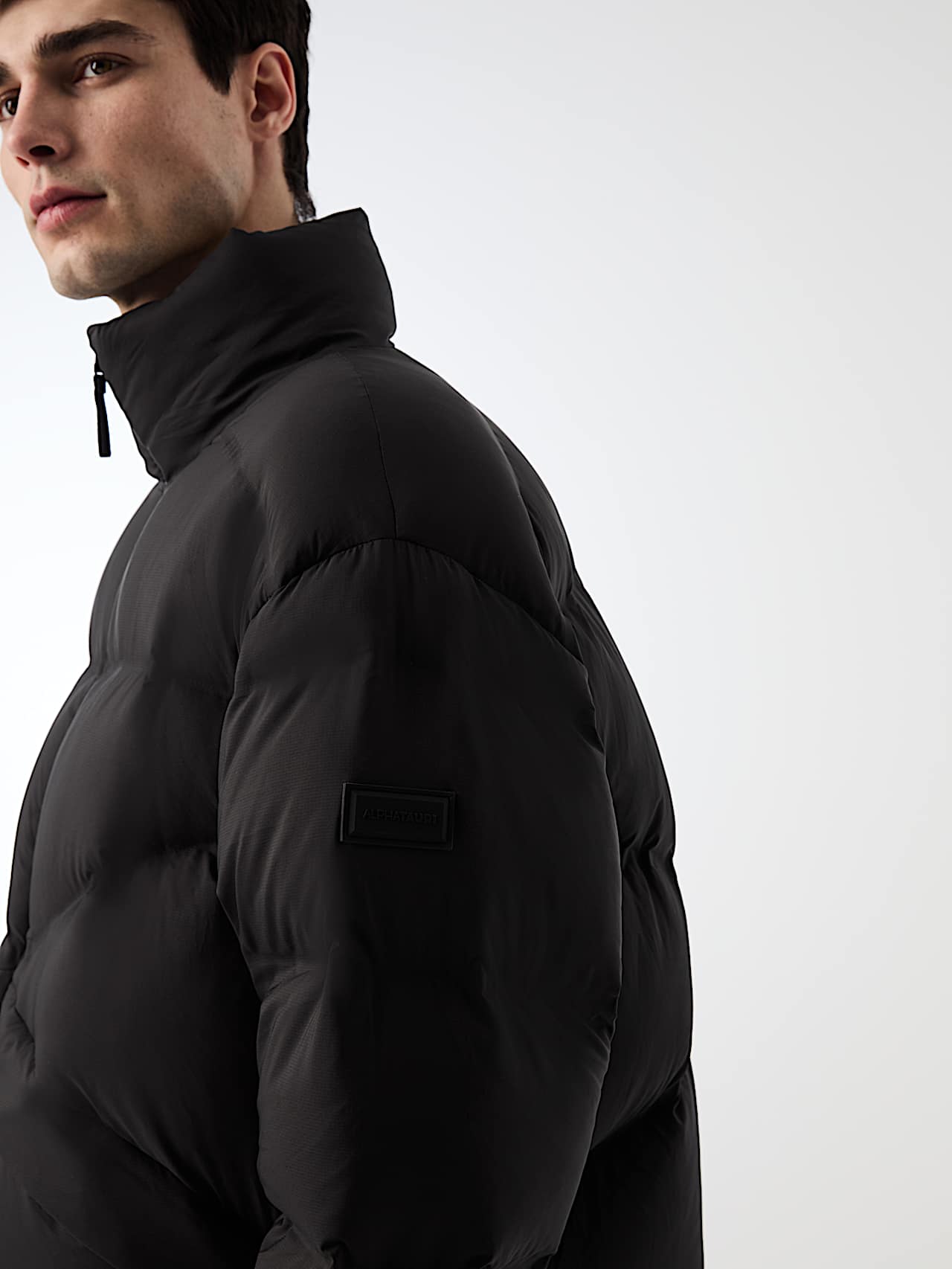 AlphaTauri | OLAVON V1.Y10.02 | Giacca in piumino ultraleggera ripiegabile in Black for Uomo