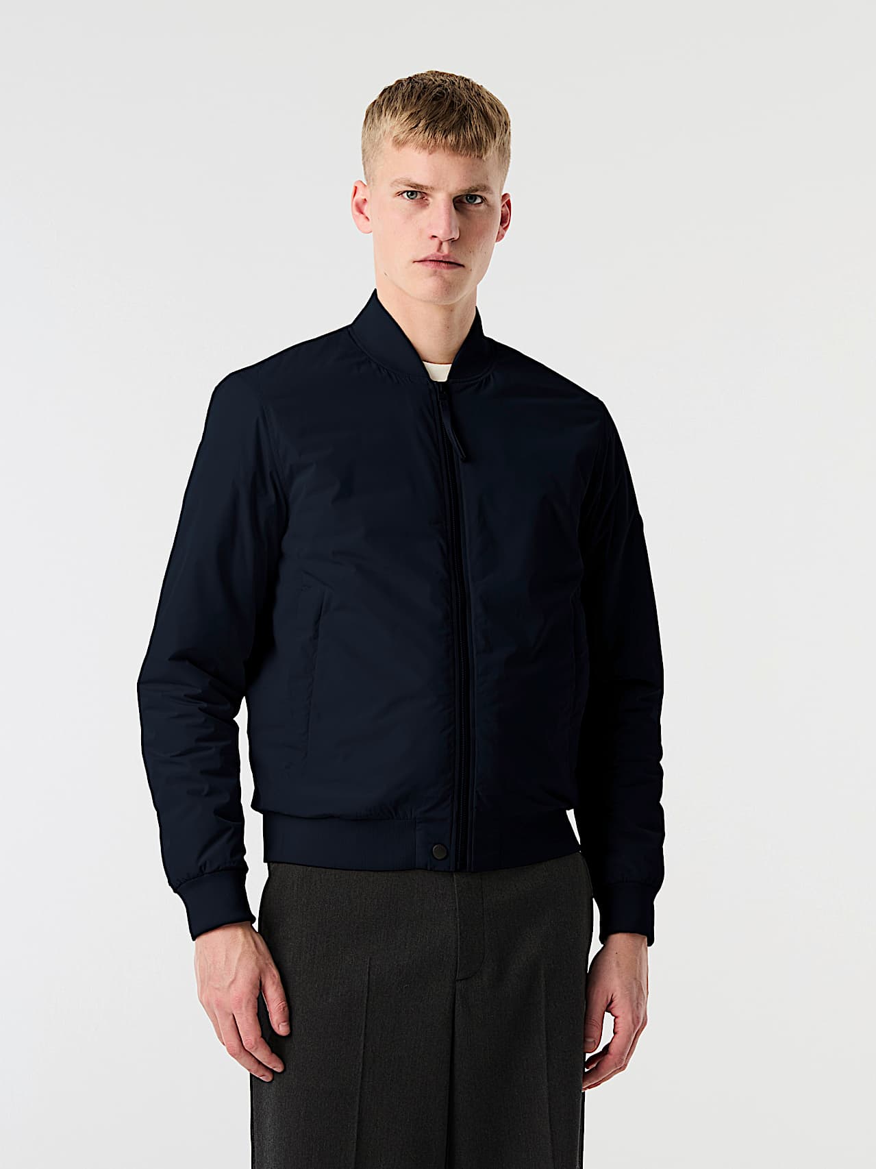 AlphaTauri | OUBLIS V1.Y10.02 | Wasserabweisende, leicht wattierte Bomberjacke mit Primaloft® in Dark Navy für Herren