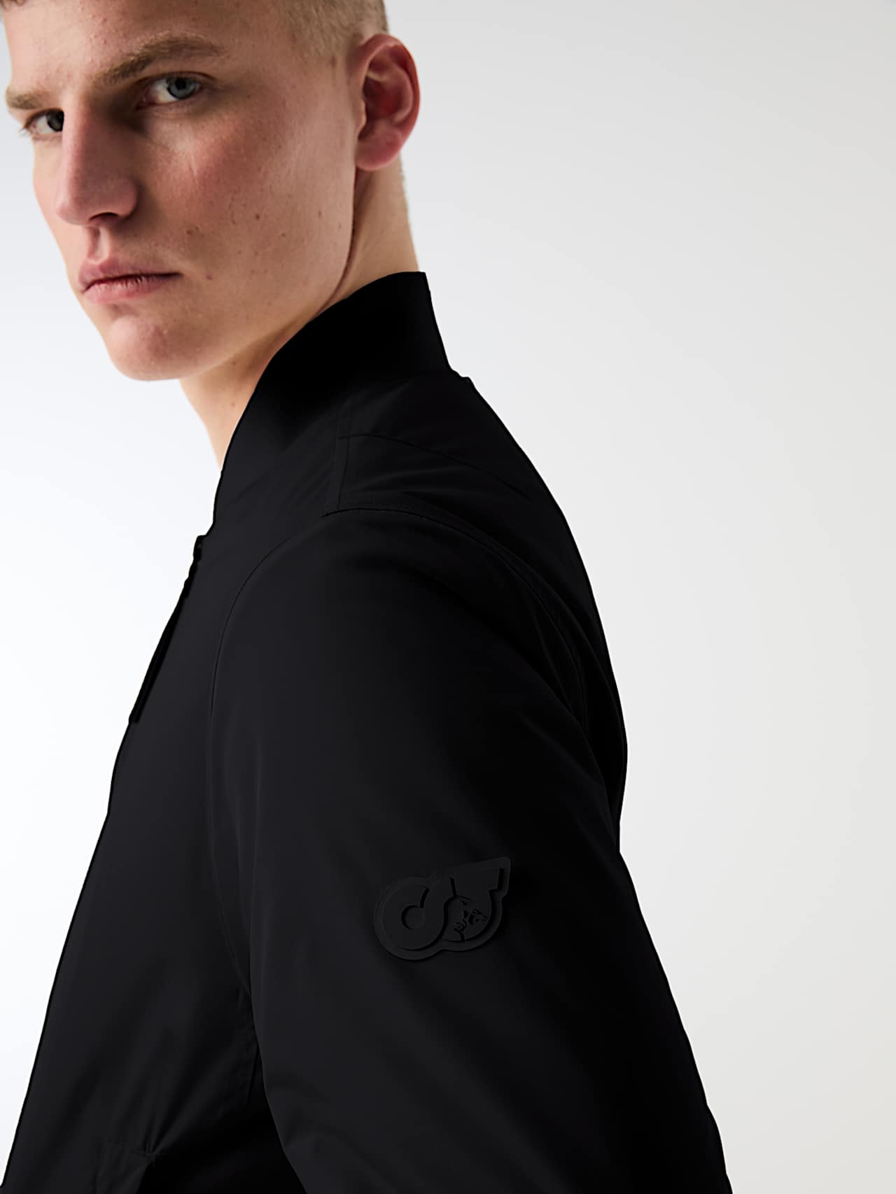 AlphaTauri | OUBLIS V1.Y10.02 | Chaqueta bomber ligera, acolchada y repelente al agua con Primaloft® in Black for Hombre