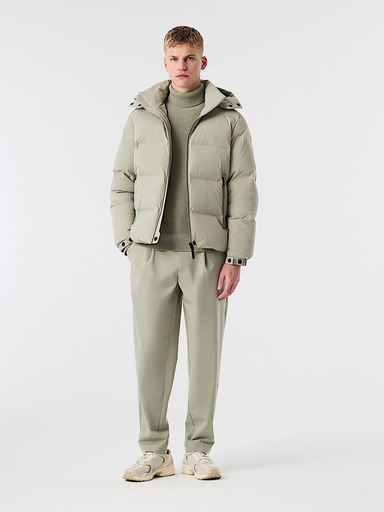 AlphaTauri | ODORU V4.Y10.02 | Gepolsterte Daunen-Steppjacke in Dark Sage für Herren