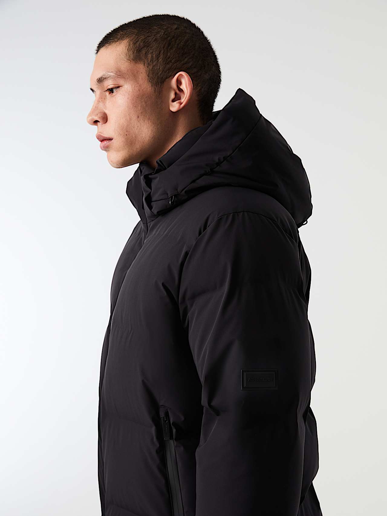 AlphaTauri | ODORU V4.Y10.02 | Gepolsterte Daunen-Steppjacke in Schwarz für Herren