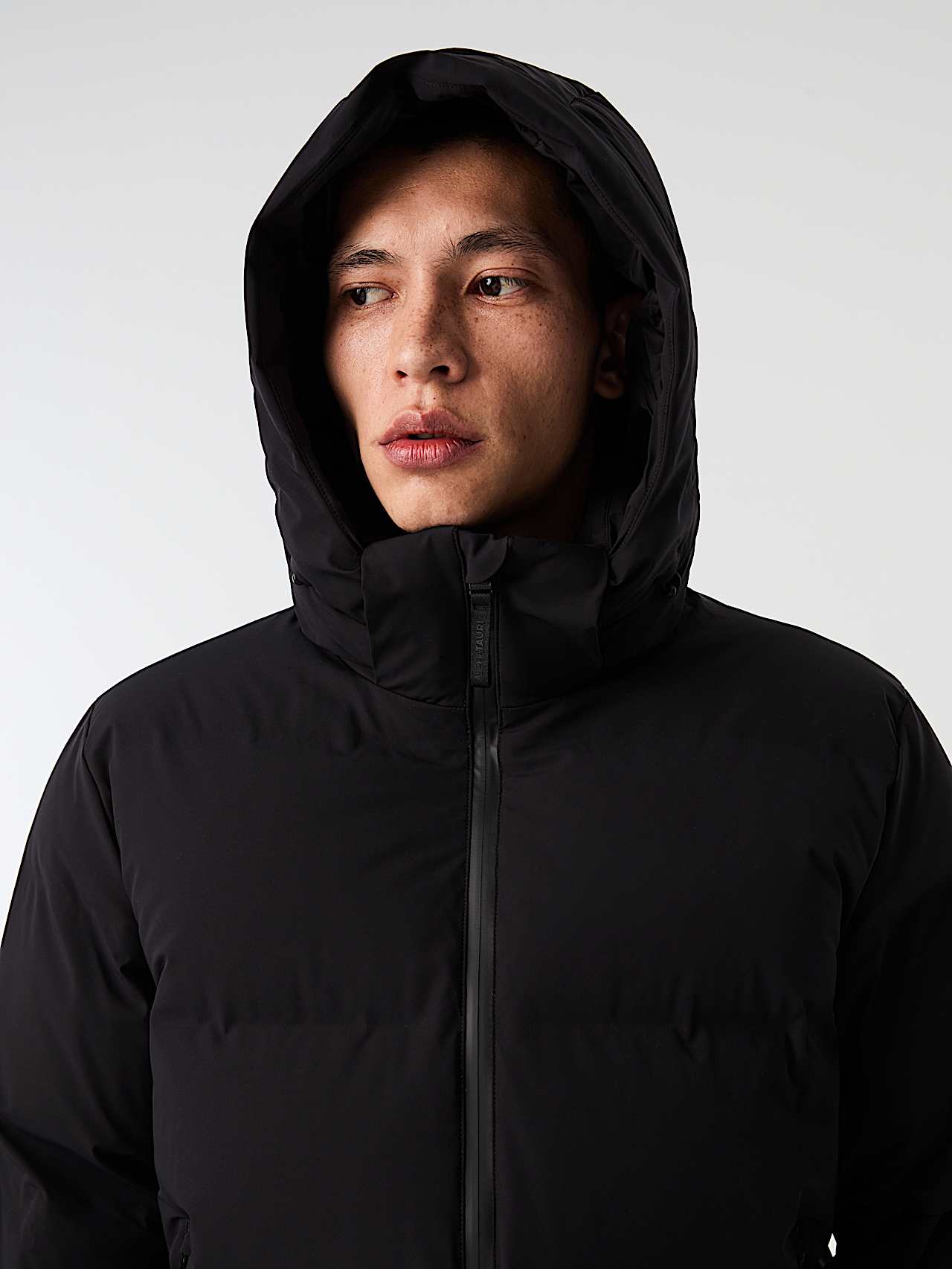 AlphaTauri | ODORU V4.Y10.02 | Gepolsterte Daunen-Steppjacke in Schwarz für Herren