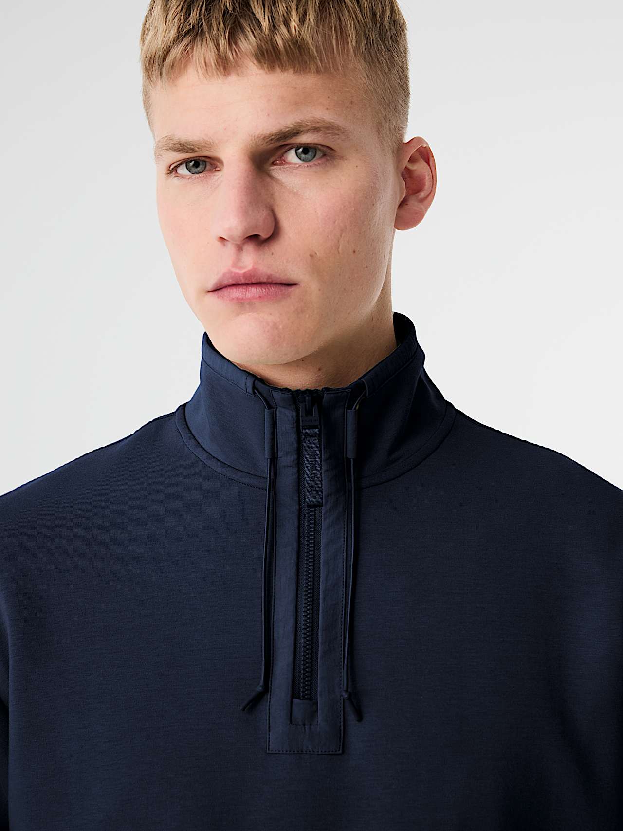 AlphaTauri | SYLVES V1.Y10.02 | Sweat-shirt hybride demi-zippé in Dark Navy for Homme