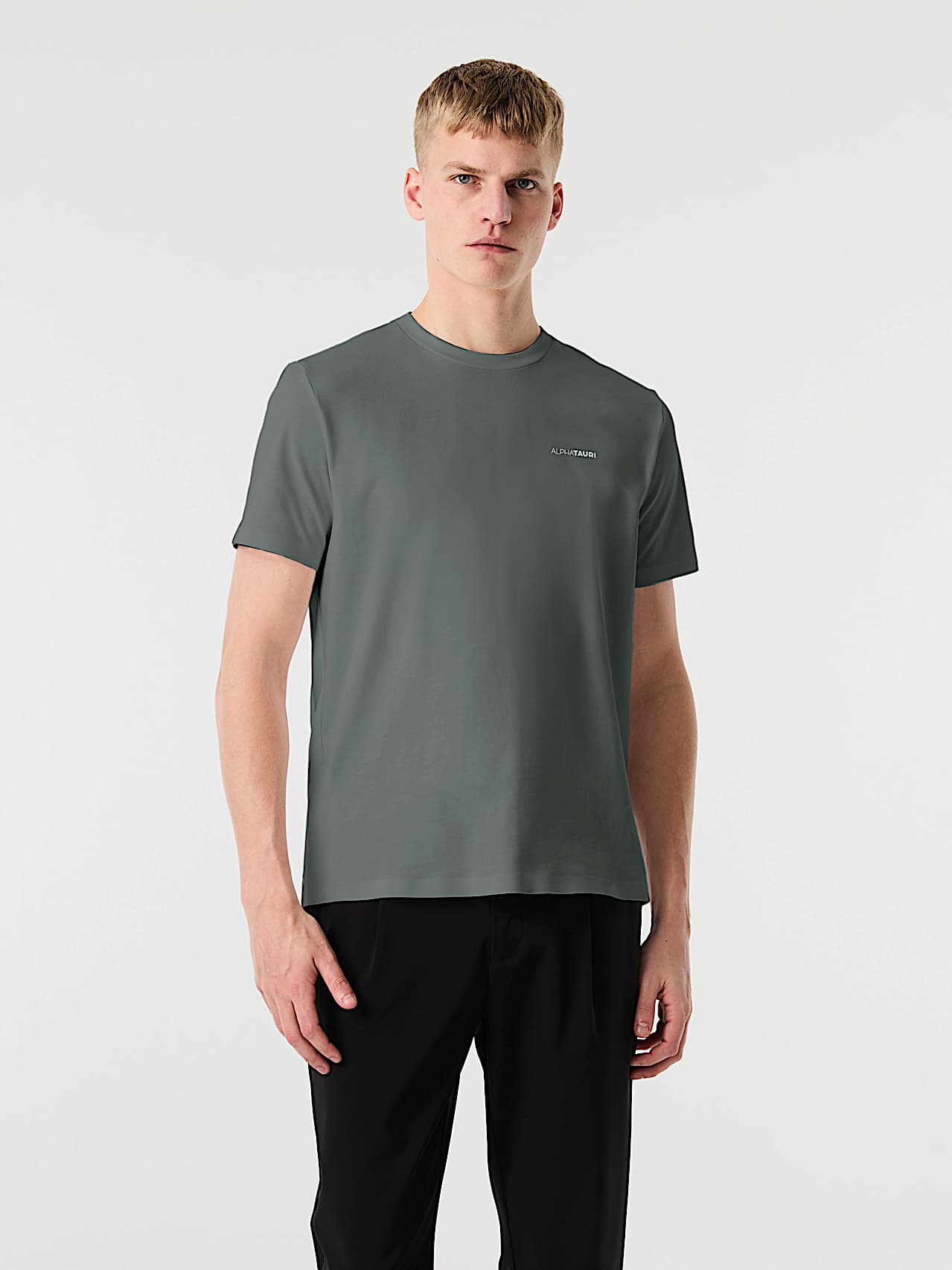 AlphaTauri | JOSSAL V1.Y10.02 | Camiseta de algodón orgánico con estampado en la espalda in Dark Moss for Hombre