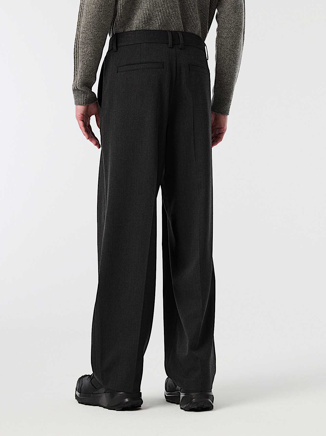 AlphaTauri | PERVAL V1.Y10.02 | Pantaloni a gamba larga in lana in Dark Grey Melange for Uomo