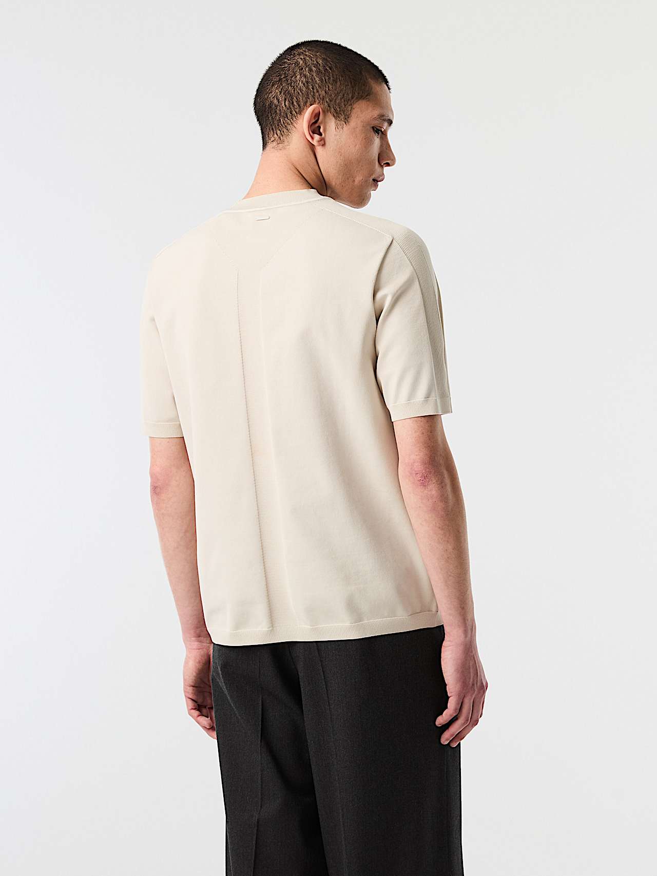 AlphaTauri | FARIS V1.Y10.02 | T-shirt ample en maille 3D in Stone for Homme
