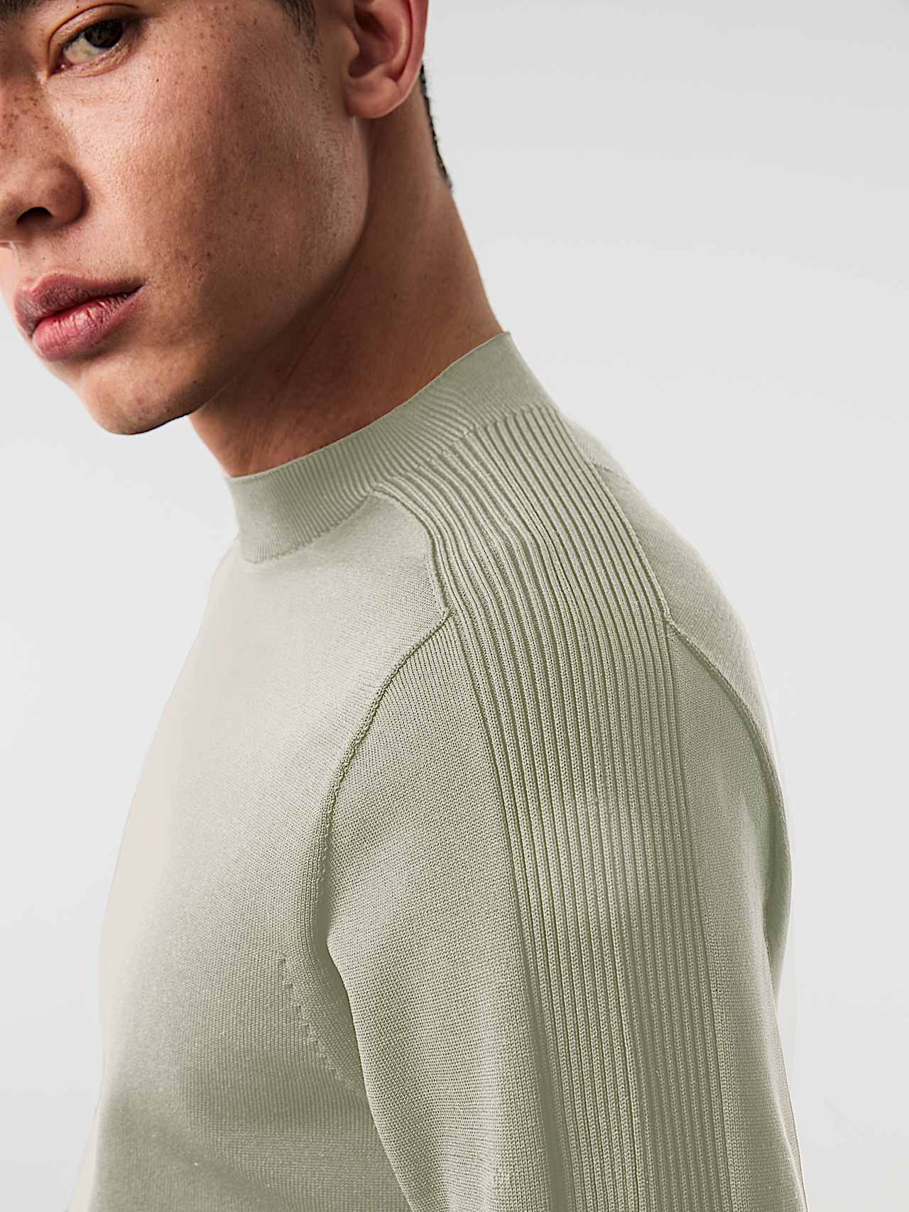 AlphaTauri | FRASBOURG V1.Y10.02 | 3D-Strickpullover mit Stehkragen in Dark Sage für Herren