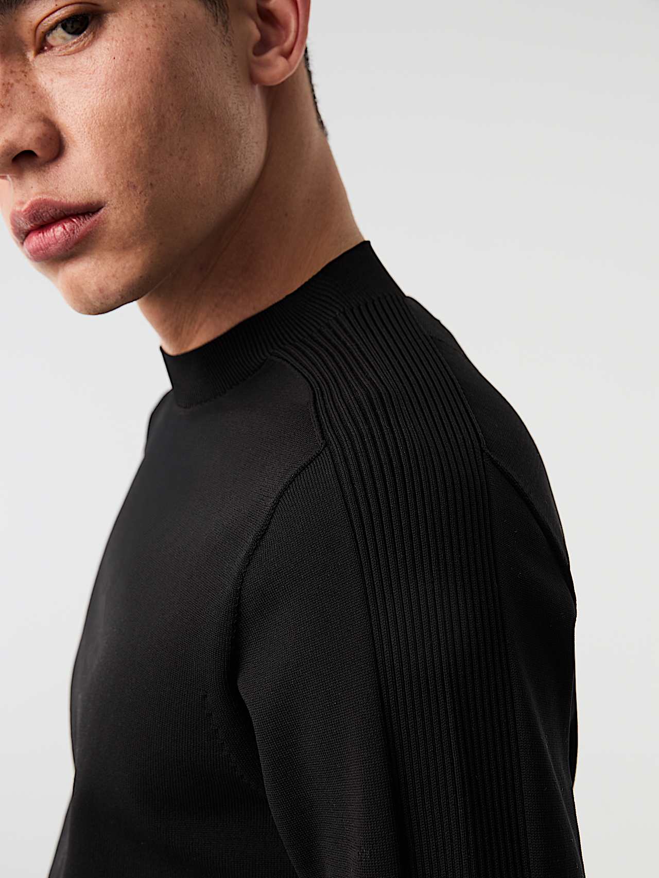 AlphaTauri | FRASBOURG V1.Y10.02 | 3D Knit Mockneck Sweater in Black for Uomo