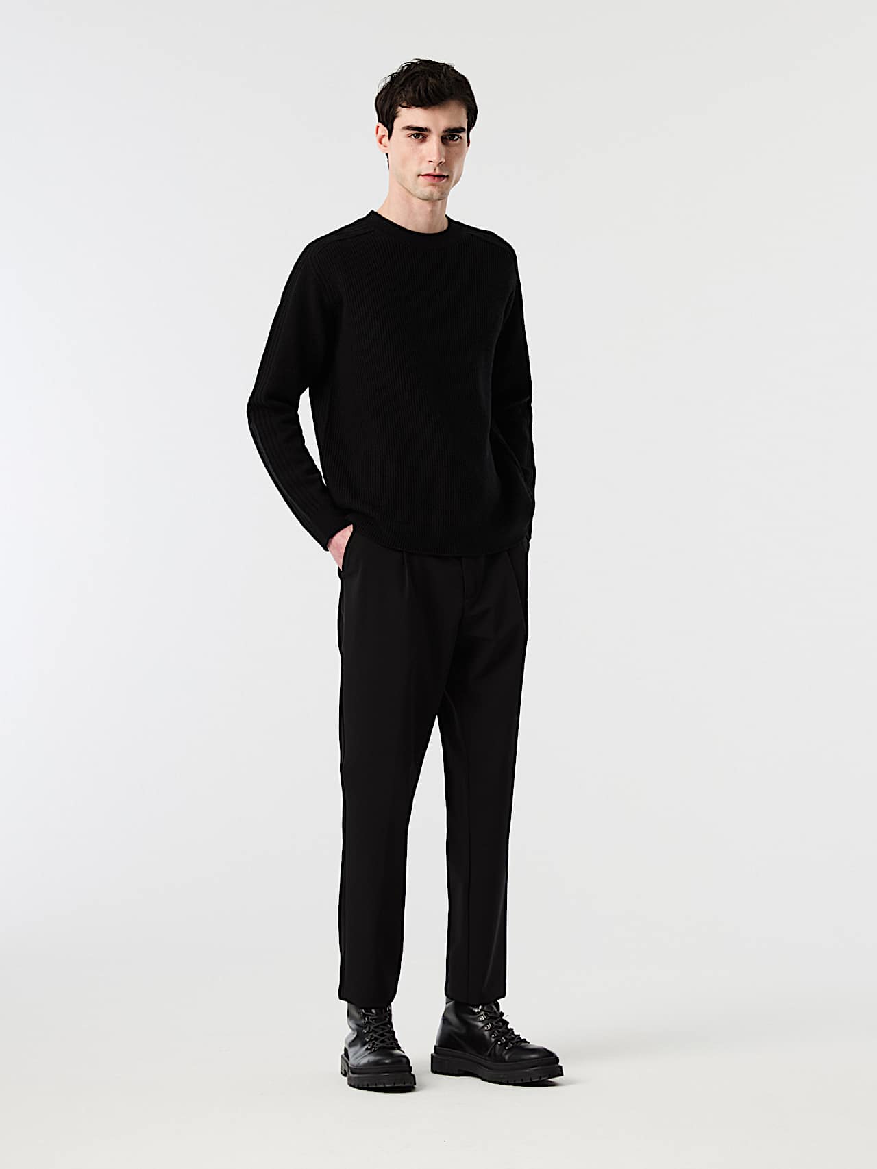 AlphaTauri | FREIMS V1.Y10.02 | 3D Knit Sweater made from 100% Wool in Black for Hombre