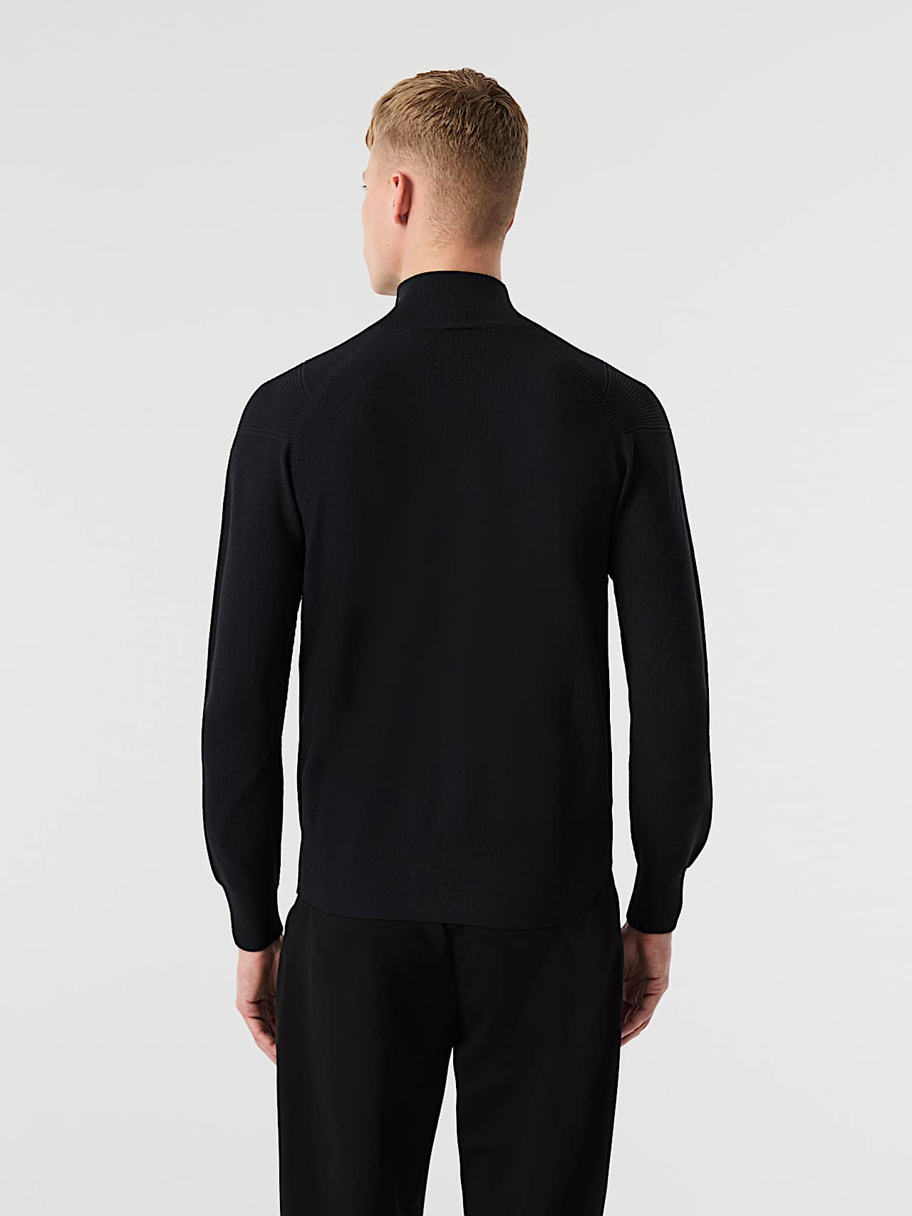 AlphaTauri | FROST V2.Y10.02 | Seamless 3D Knit Half-Zip Sweater in Black for Hombre