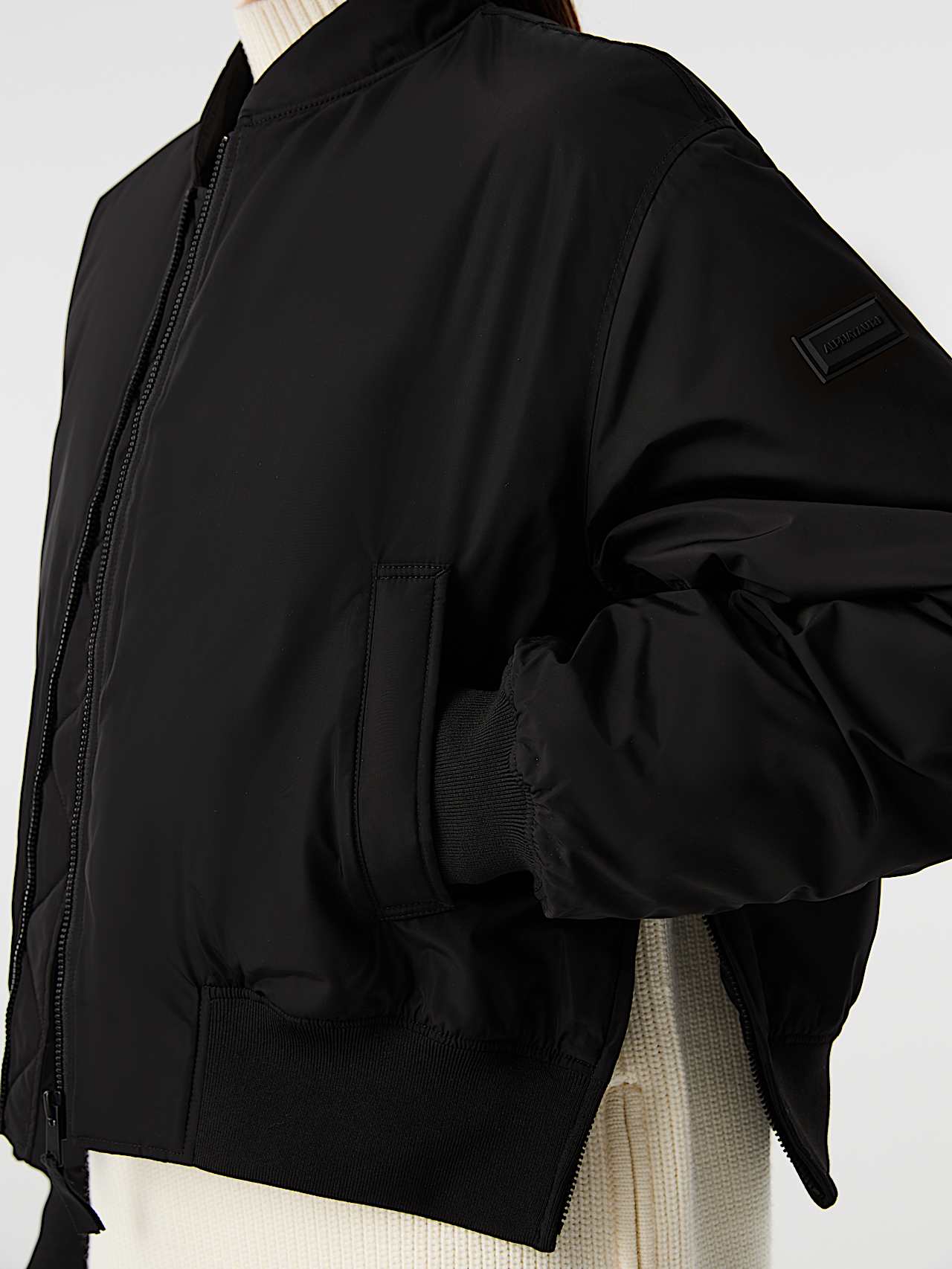 AlphaTauri | OALERMO V1.Y10.02 | Chaqueta bomber ligeramente acolchada y repelente al agua in Black for Mujer