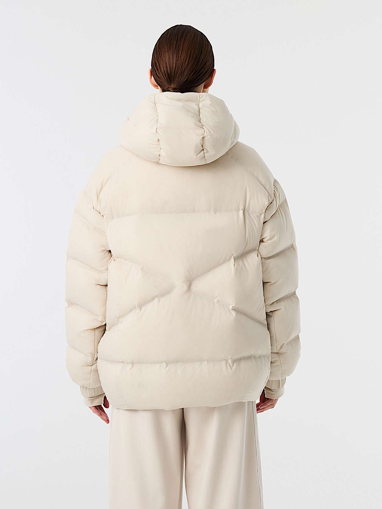 AlphaTauri | ORRENTO V1.Y10.02 | Ultraleichte verstaubare Daunenjacke in Stone für Damen