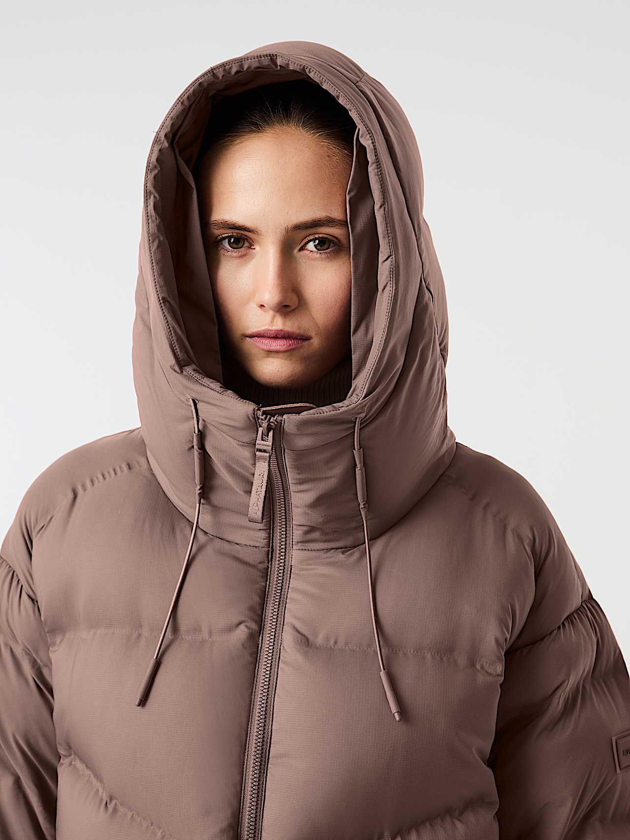 AlphaTauri | ORRENTO V1.Y10.02 | Packable Ultra-light Down Jacket in Dark Rosewood for Women