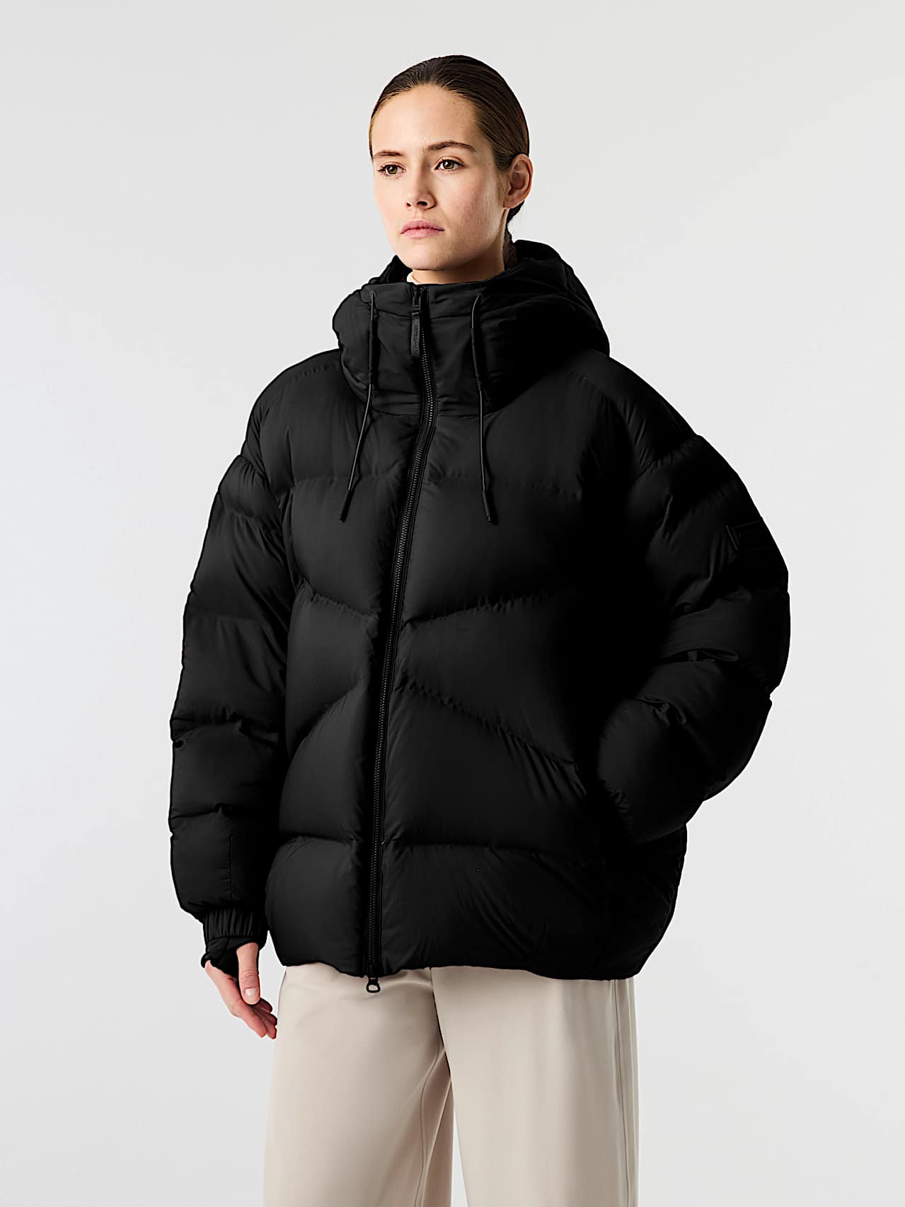 AlphaTauri | ORRENTO V1.Y10.02 | Ultraleichte verstaubare Daunenjacke in Schwarz für Damen