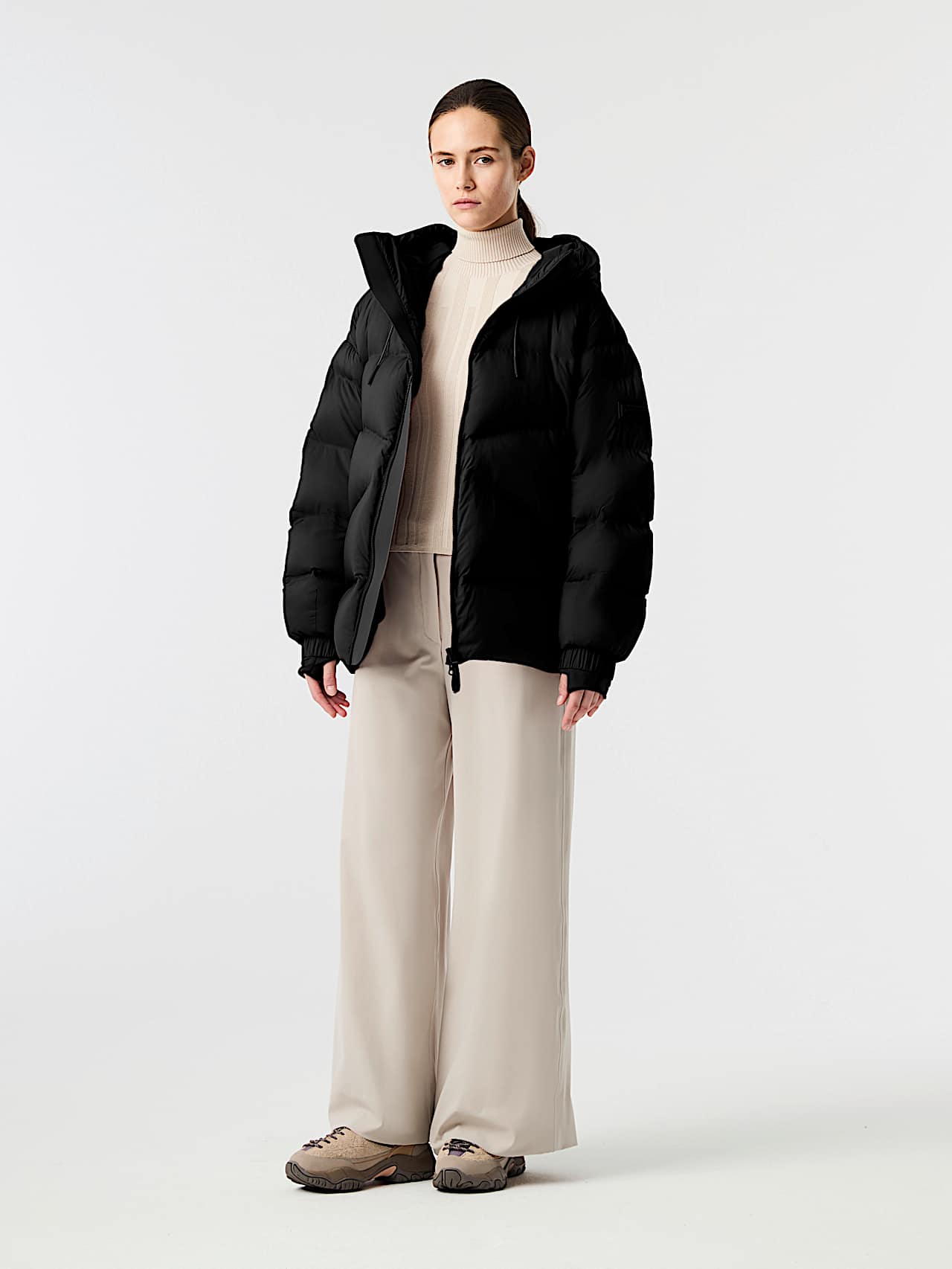 AlphaTauri | ORRENTO V1.Y10.02 | Ultraleichte verstaubare Daunenjacke in Schwarz für Damen