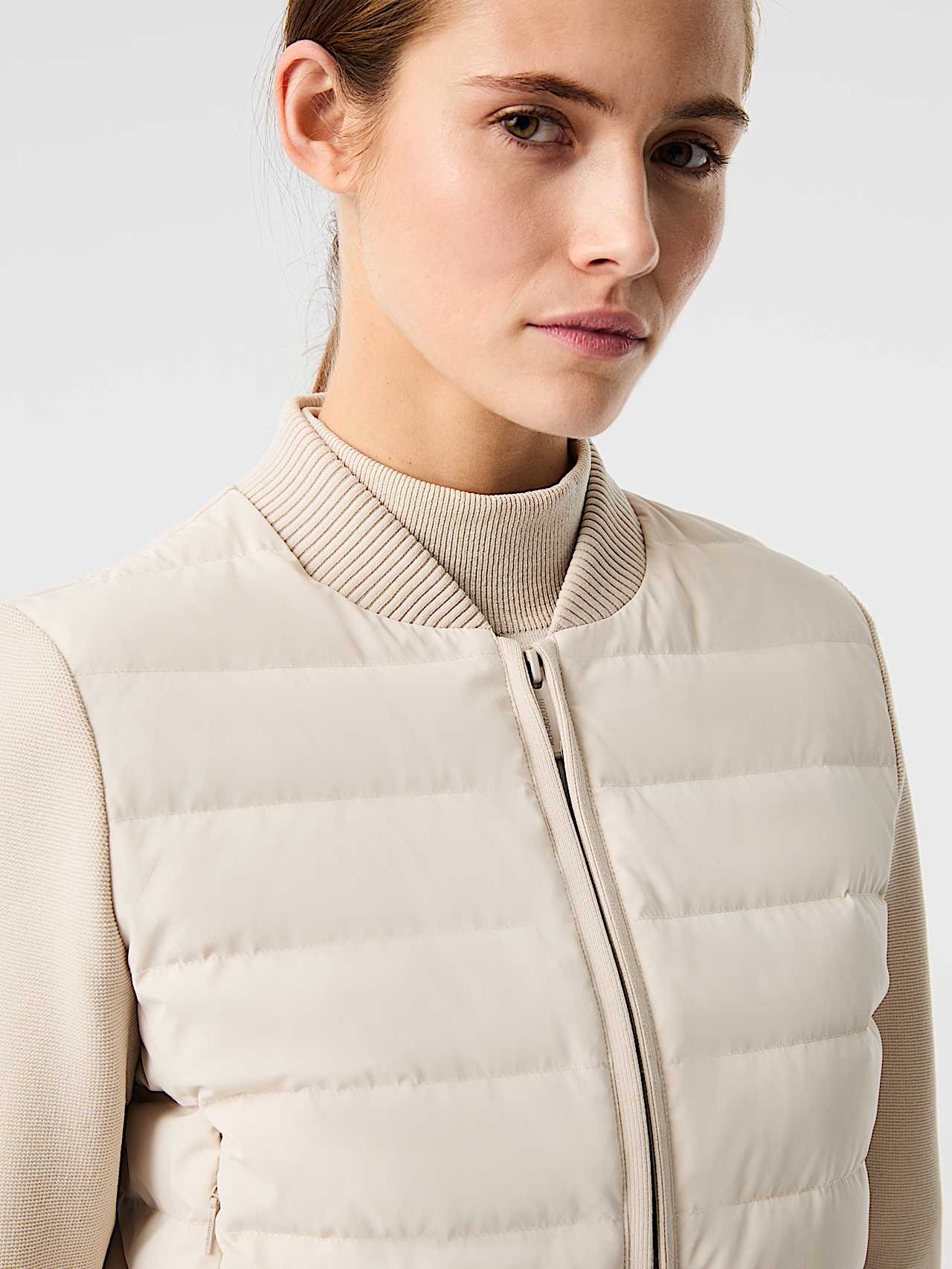 AlphaTauri | ODENA V1.Y10.02 | Lightly Padded Down Hybrid Jacket in Stone for Mujer