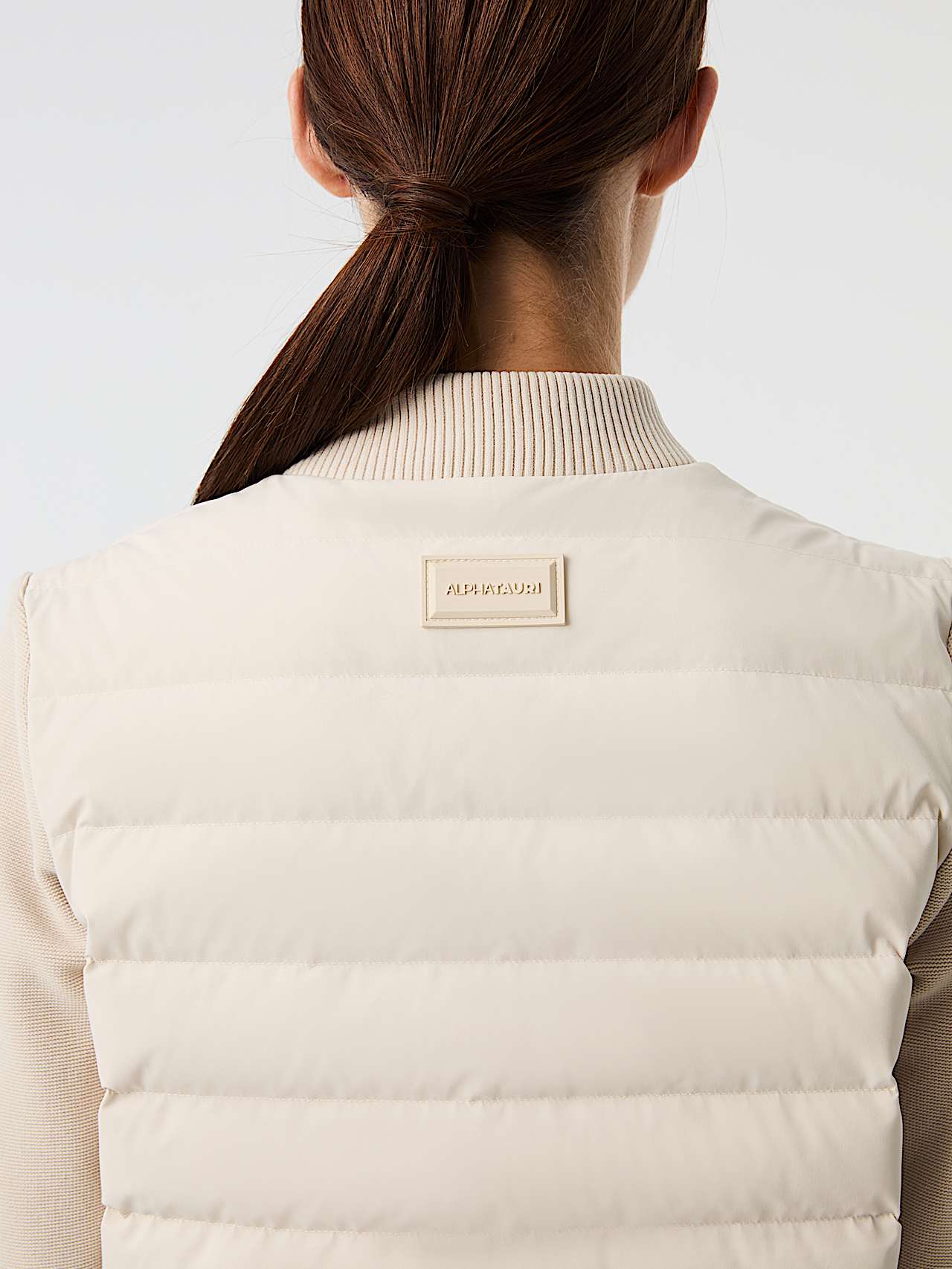AlphaTauri | ODENA V1.Y10.02 | Lightly Padded Down Hybrid Jacket in Stone for Mujer