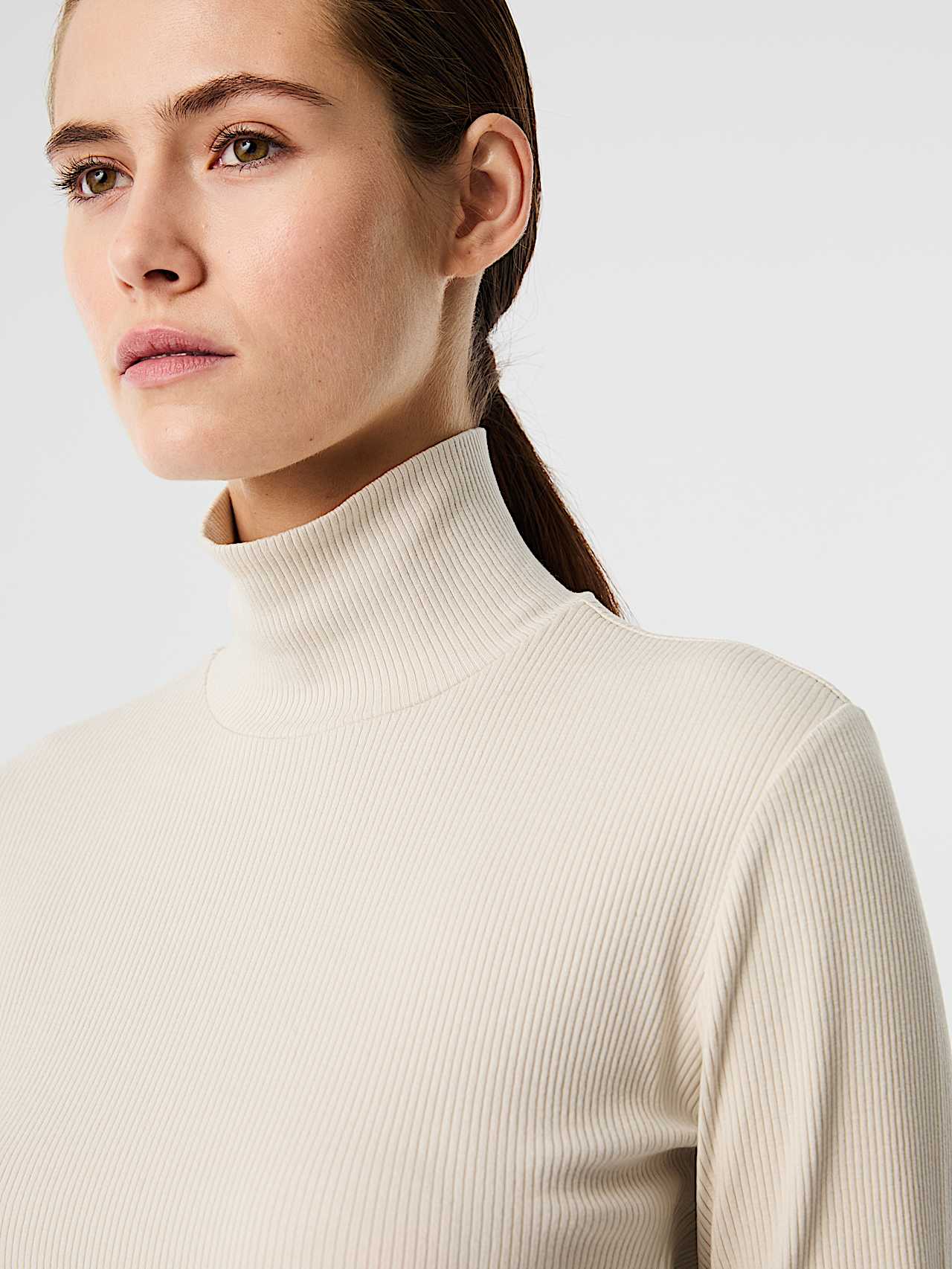 AlphaTauri | JARRA V1.Y10.02 | Ribbed Turtleneck Longsleeve in Stone for Mujer