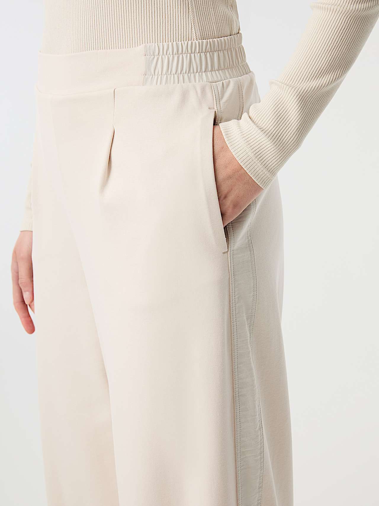 AlphaTauri | PRENTO V1.Y10.02 | Wide Leg Sweatpants in Stone for Donna