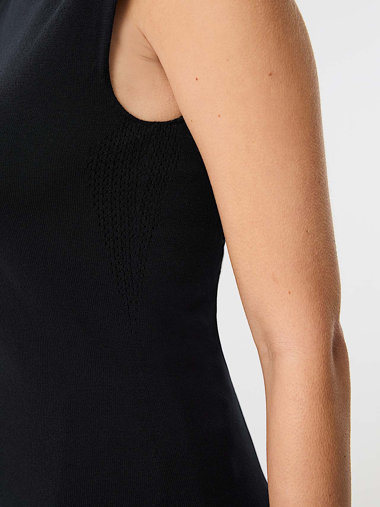AlphaTauri | FAILAND V1.Y10.02 | 3D Knit Sweater Vest in Black for Donna