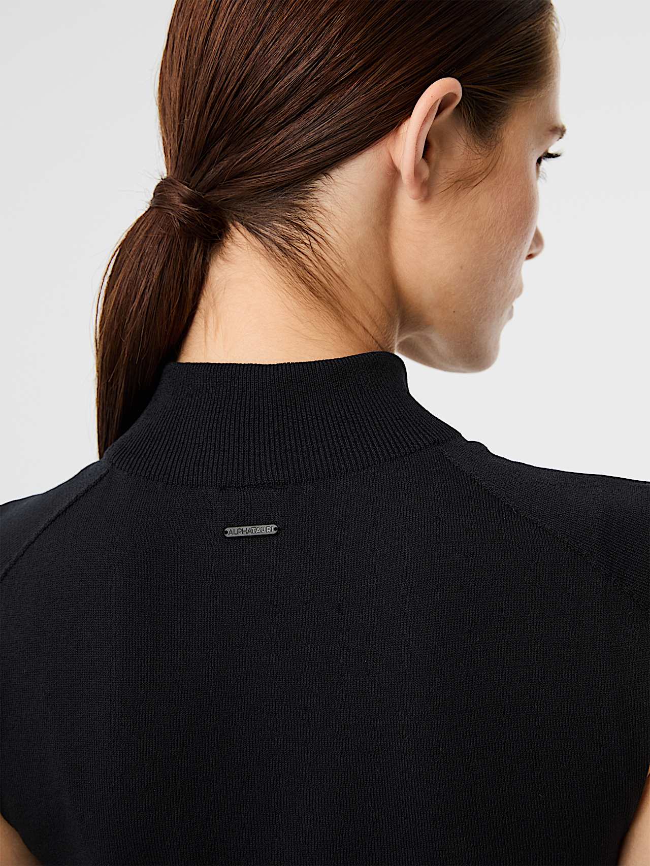 AlphaTauri | FAILAND V1.Y10.02 | 3D Knit Sweater Vest in Black for Donna