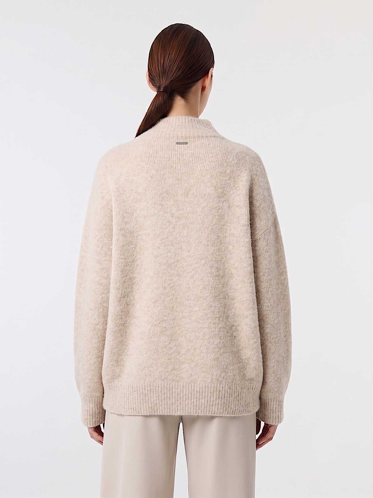 AlphaTauri | FIENA V1.Y10.02 | Pull à col roulé en maille 3D in Warm Stone for Femme