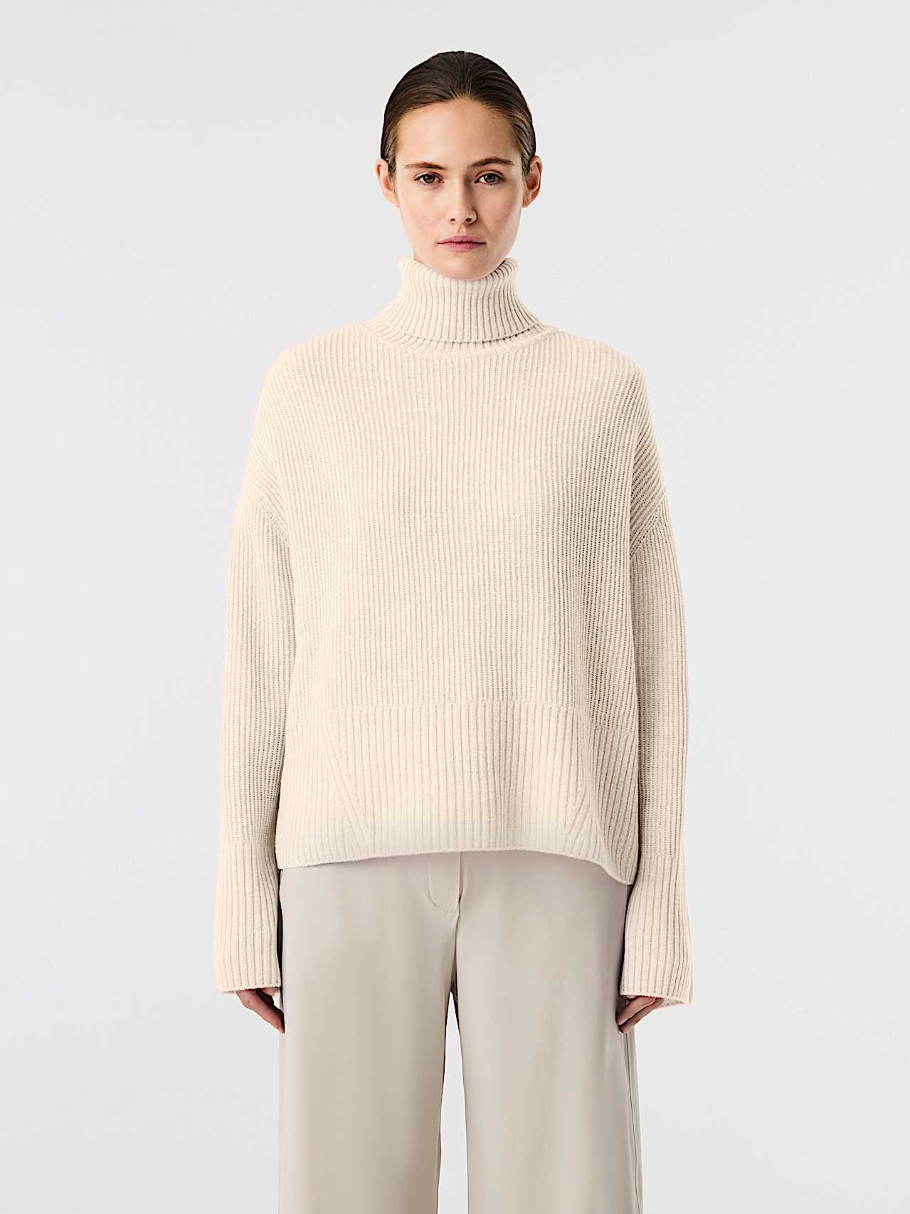 AlphaTauri | FERONA V1.Y10.02 | Maglione a dolcevita in maglia 3D in Warm Stone for Donna
