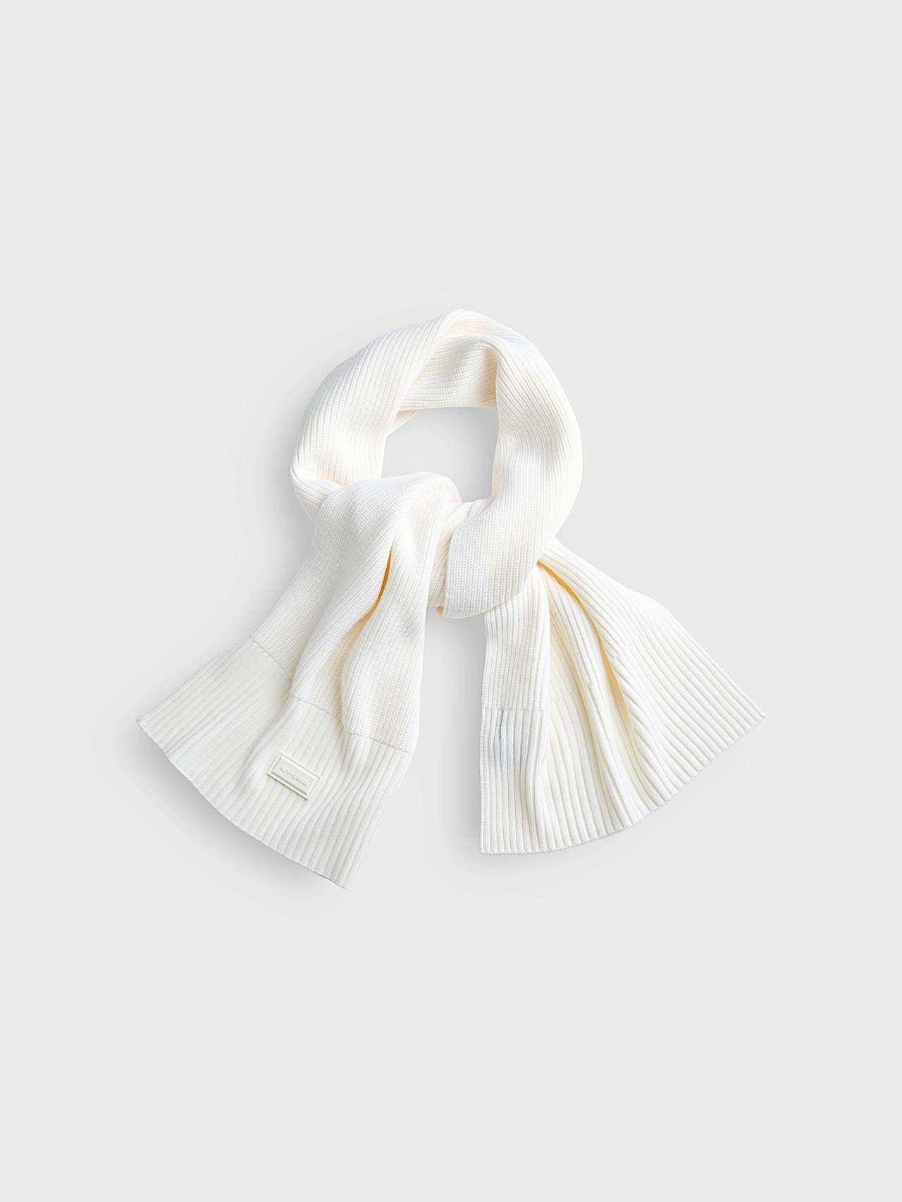 AlphaTauri | AMIENS V1.Y10.02 | Chunky Knit Scraf made from 100% Wool in White for Unisex