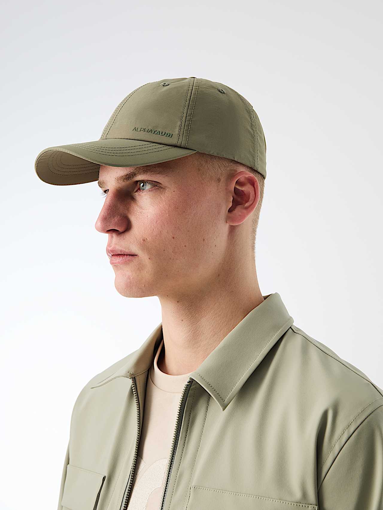 AlphaTauri | AVIRP V2.Y10.02 | Cap with Airpeak Panel in Dark Sage für Unisex