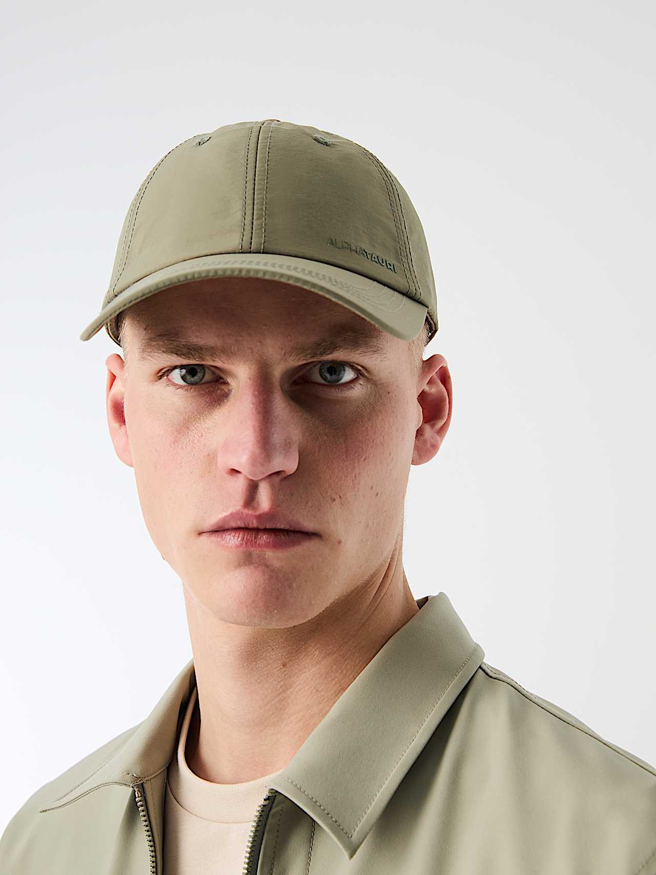 AlphaTauri | AVIRP V2.Y10.02 | Gorra con panel Airpeak in Dark Sage for Unisex