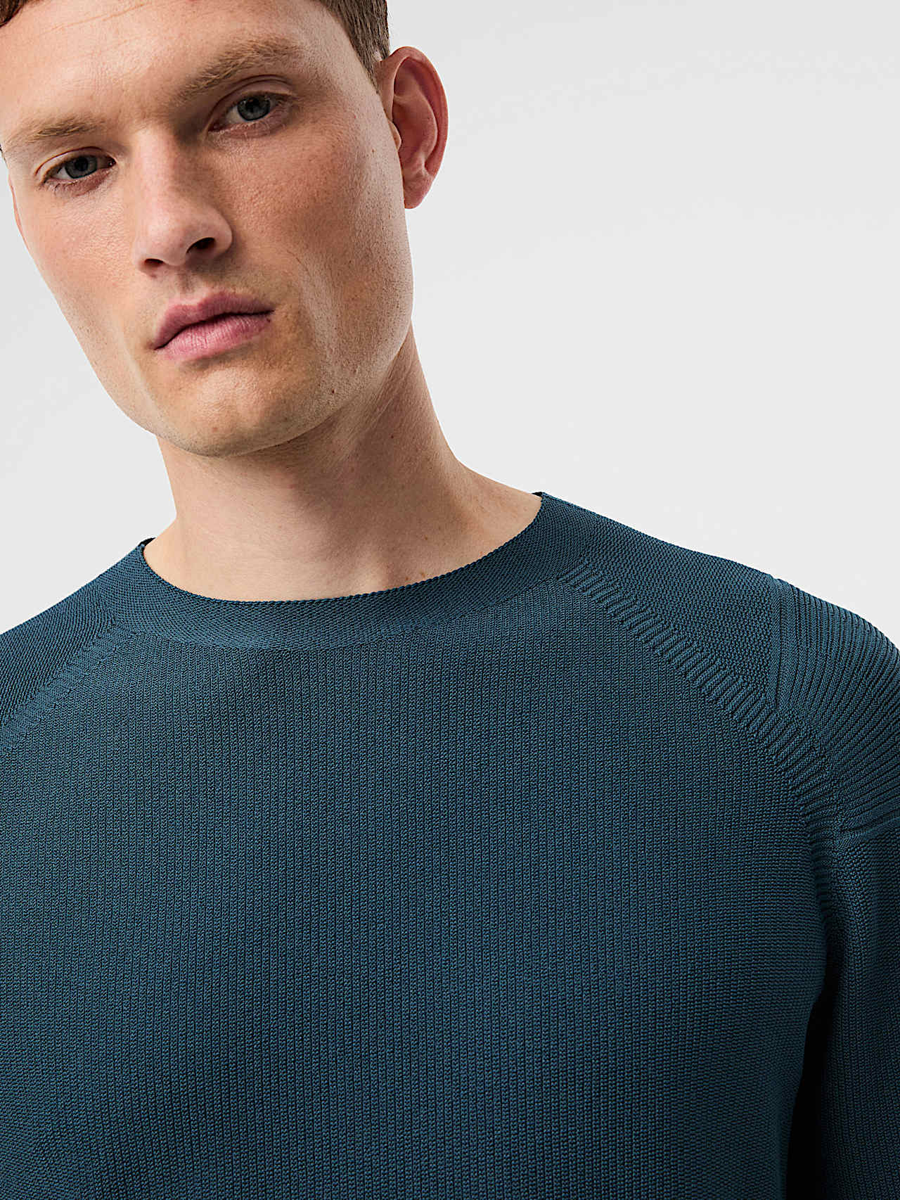 AlphaTauri | FOSOP V5.Y8.02 | Seamless 3D Performance Knit Crewneck Sweater in Teal for Men