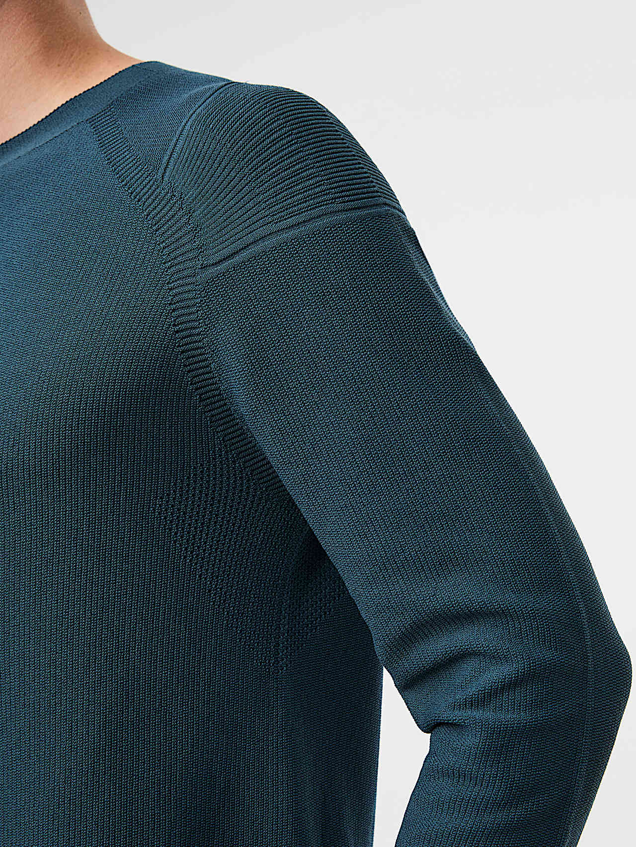 AlphaTauri | FOSOP V5.Y8.02 | Pull col rond en maille performance 3D sans coutures in Teal for Homme
