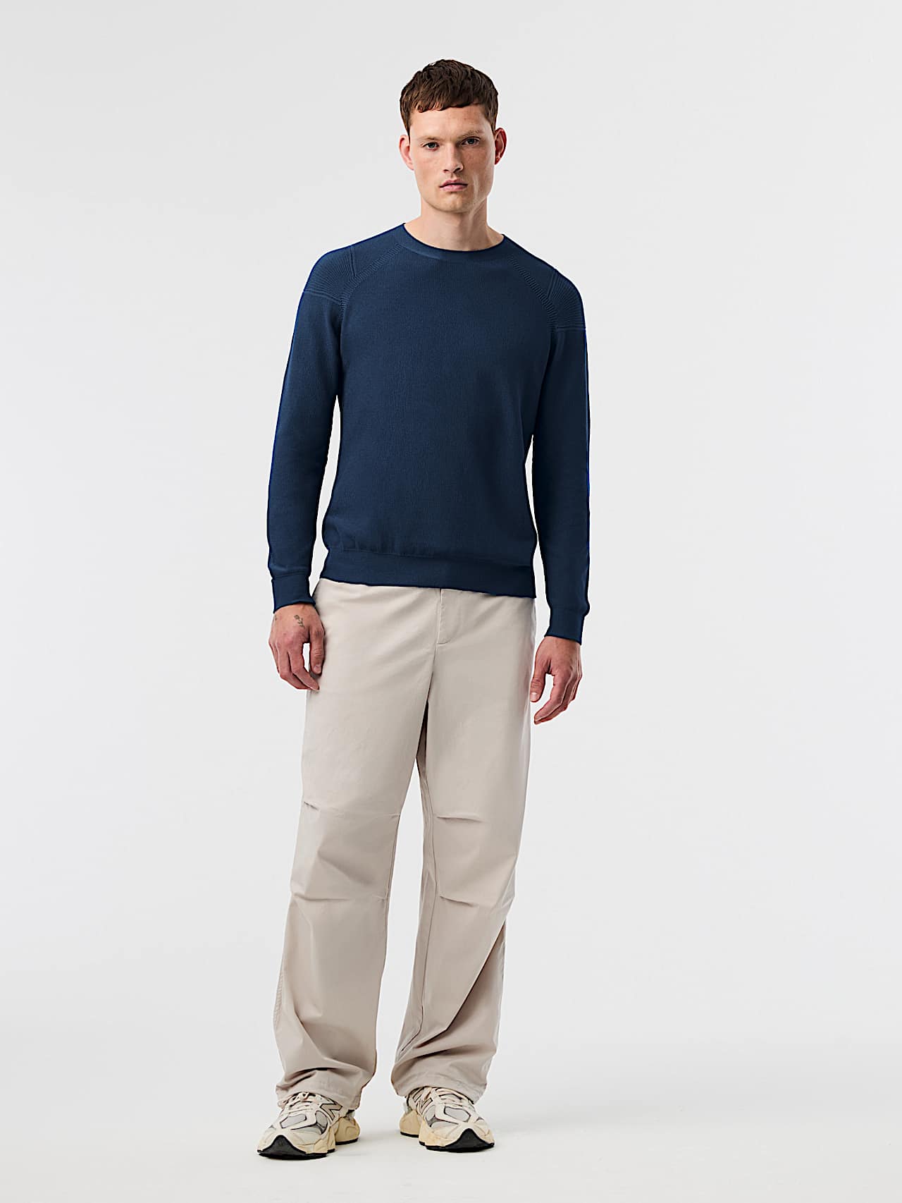 AlphaTauri | FOSOP V5.Y8.02 | Seamless 3D Performance Knit Crewneck Sweater in Navy for Men