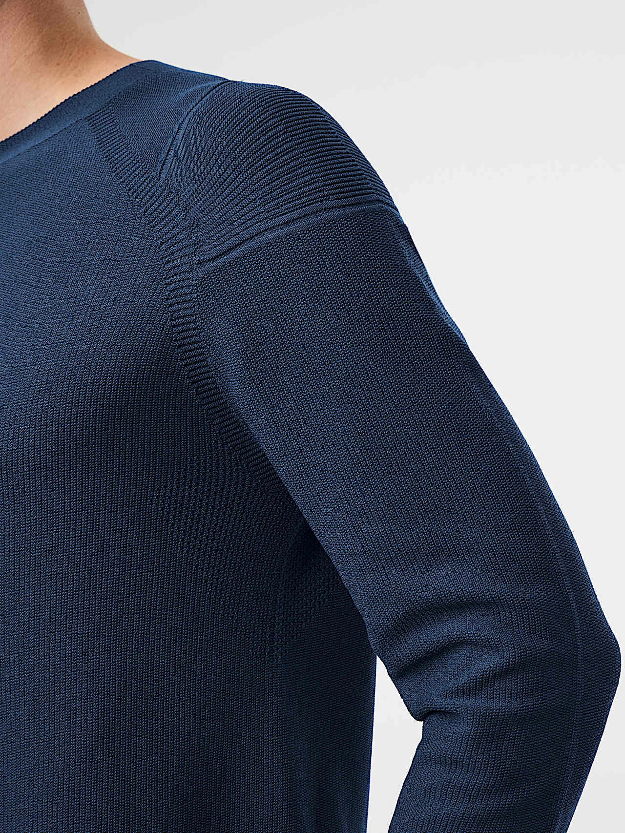 AlphaTauri | FOSOP V5.Y8.02 | Sweat-shirt ras du cou en maille de performance 3D sans coutures in Bleu Marine for Homme