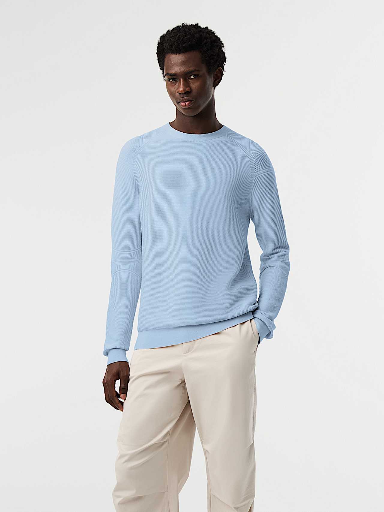 AlphaTauri | FOSOP V5.Y8.02 | Seamless 3D Performance Knit Crewneck Sweater in Clouded Blue for Men