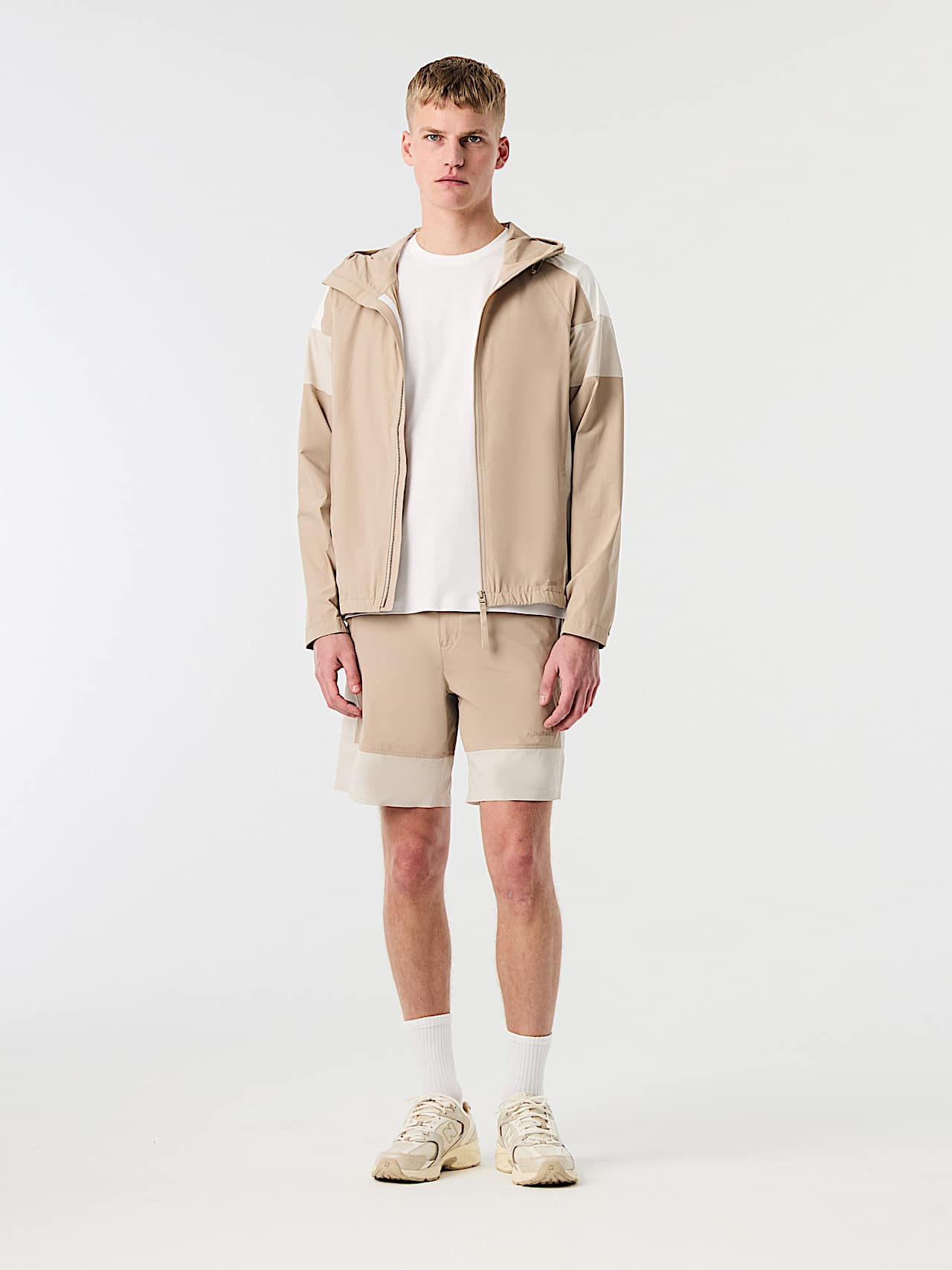 AlphaTauri | OASI V1.Y10.01 | Performance Stretch Veste légère in Dune for Homme