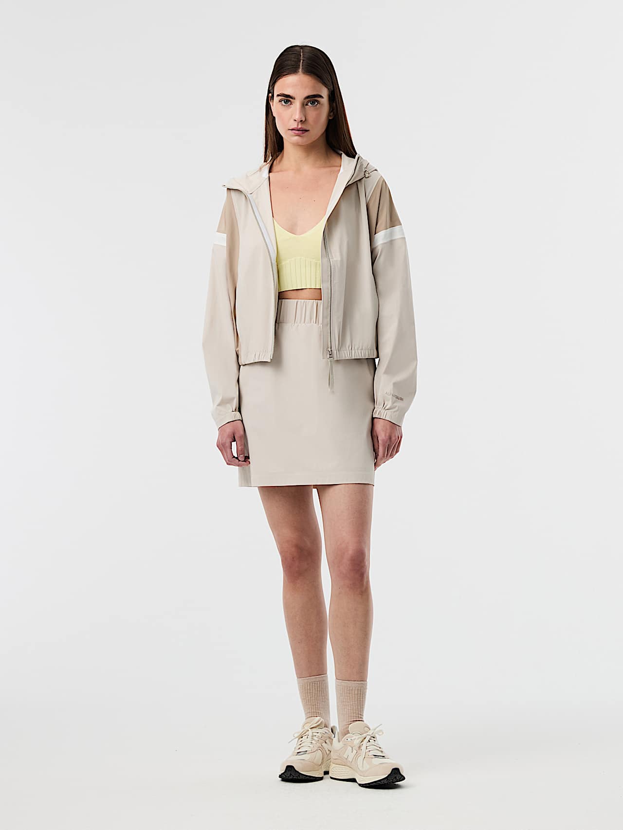 AlphaTauri | WAVY V1.Y10.01 | Performance Stretch Minirock in Stone für Damen