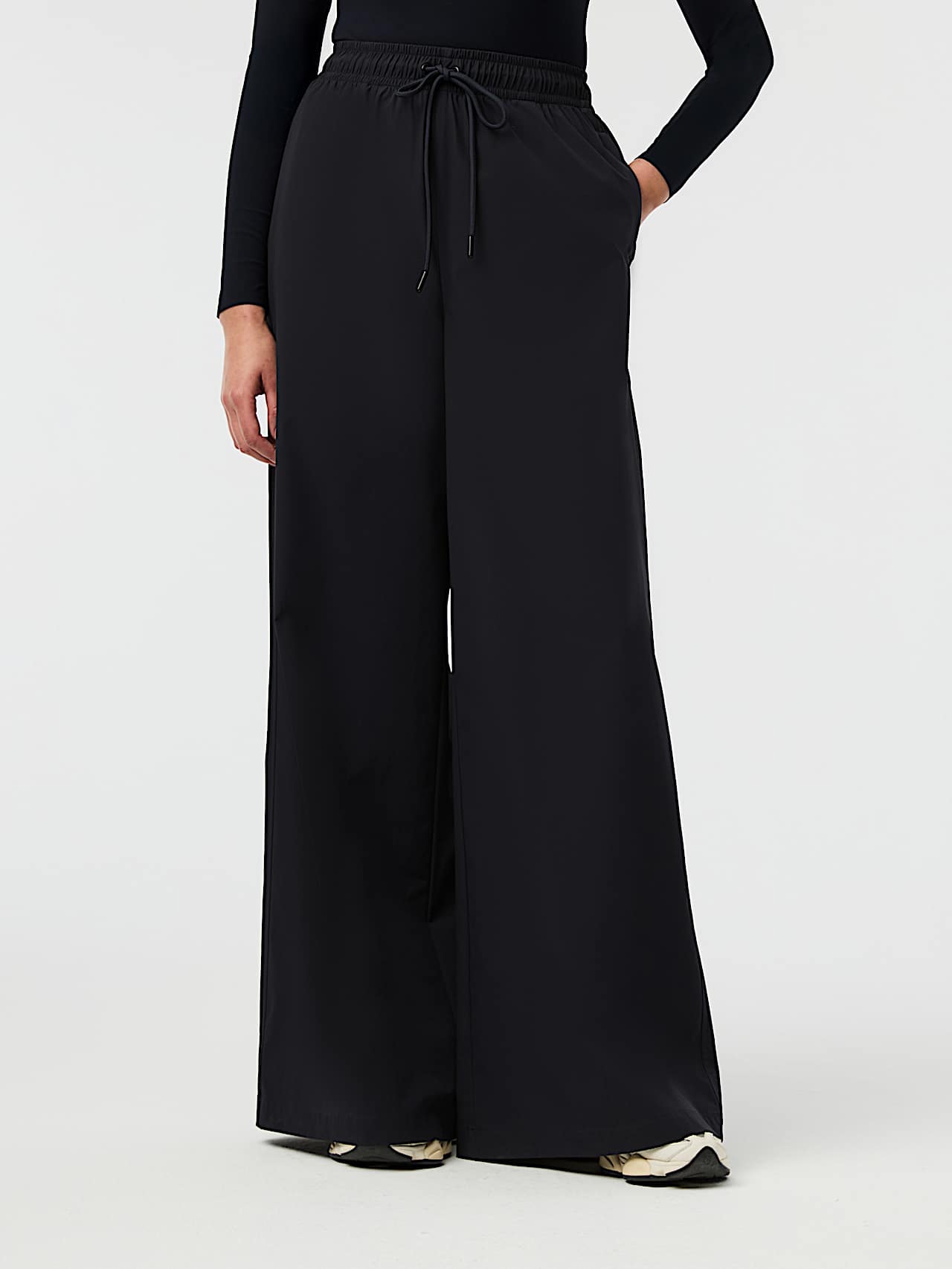 AlphaTauri | PINTA V1.Y10.01 | Pantalon Performance Stretch à jambes larges in Dark Navy for Femme