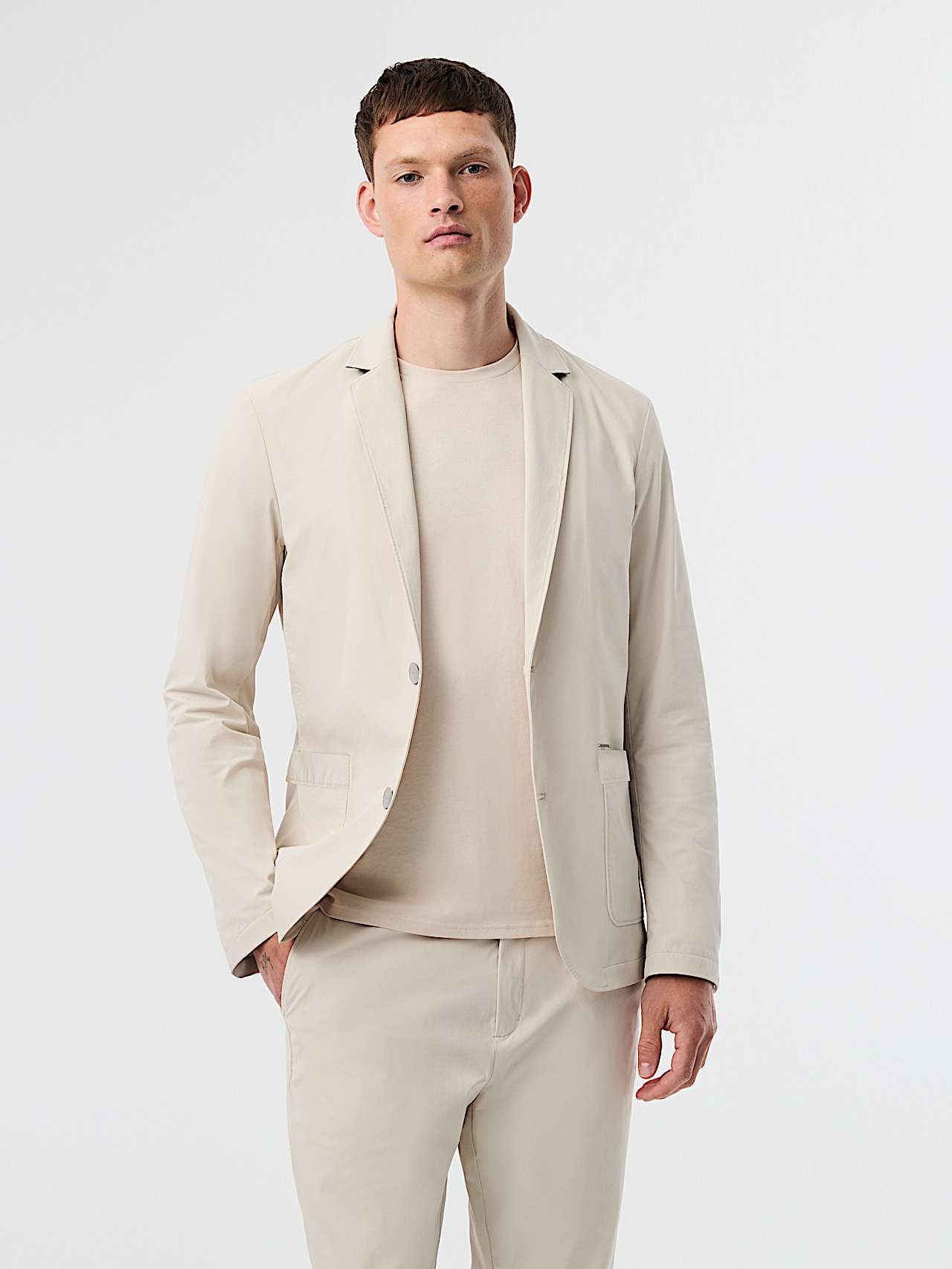 AlphaTauri | OBOSS V8.Y10.01 | Reisefreundlicher Blazer aus Performance Stretch mit herausnehmbarem Einsatz in Stone für Herren