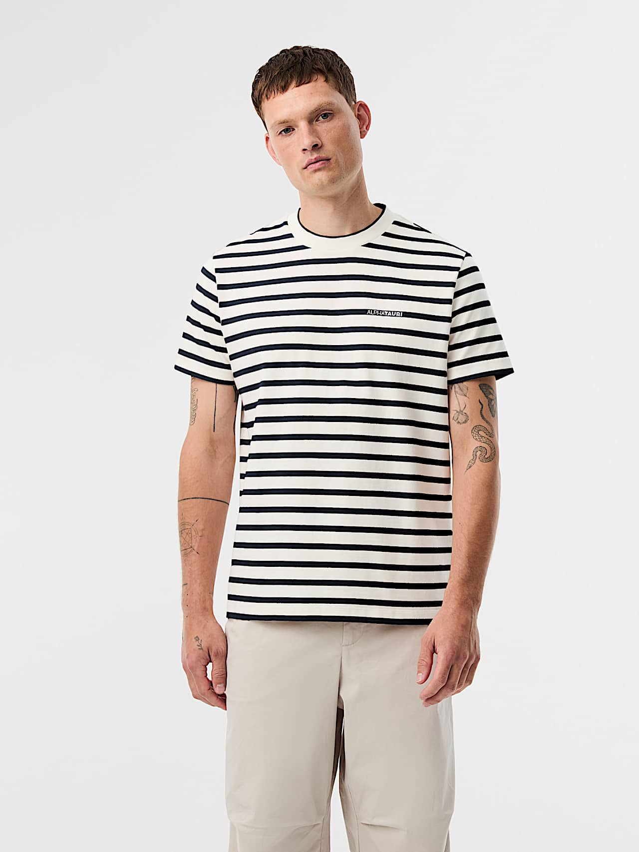 AlphaTauri | JIRO V1.Y10.01 | T-shirt rayé avec logo subtil in White / Dark Navy for Homme