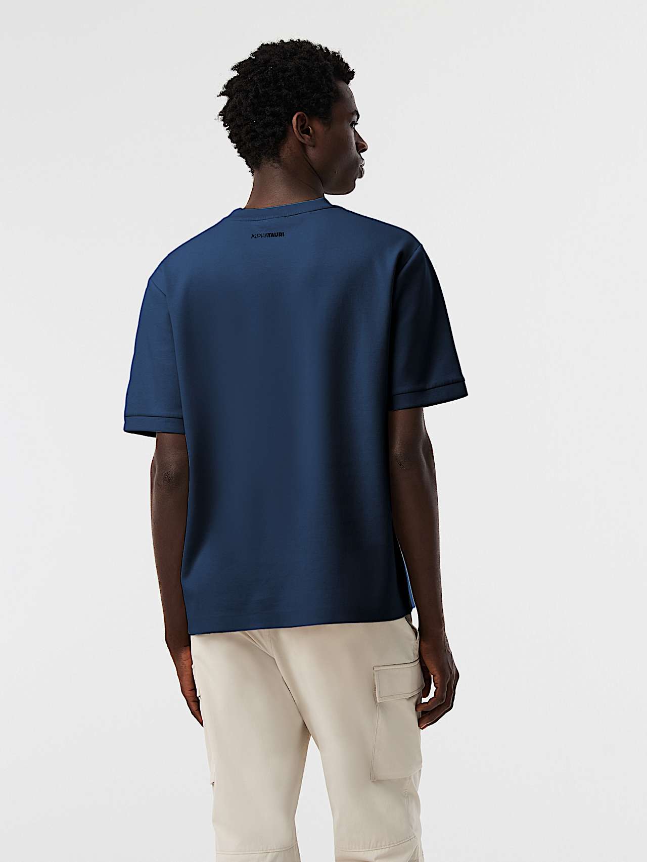 AlphaTauri | JORE V1.Y10.01 | T-Shirt mit aufgesetzter Tasche in Dark Navy für Herren