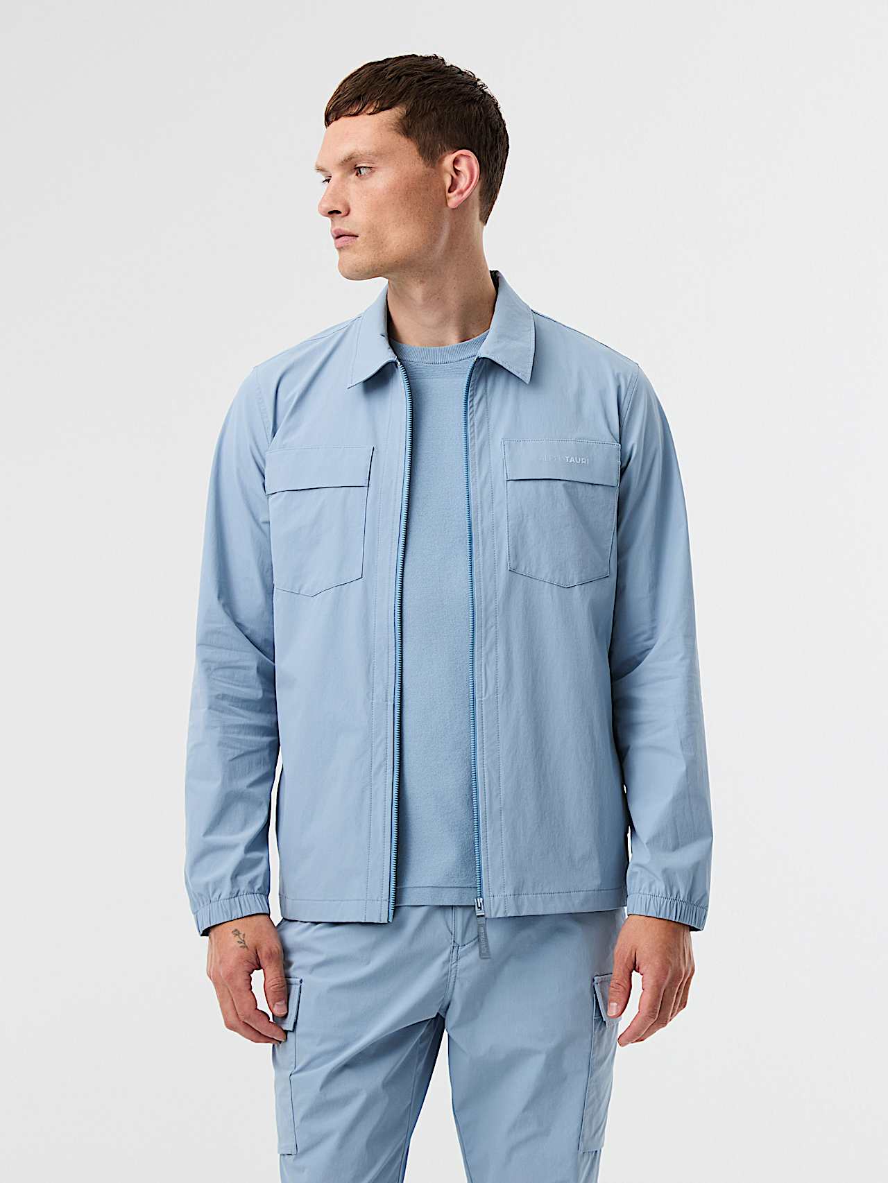 AlphaTauri | WEXAL V1.Y10.01 | Surchemise Performance Stretch in Clouded Blue for Homme