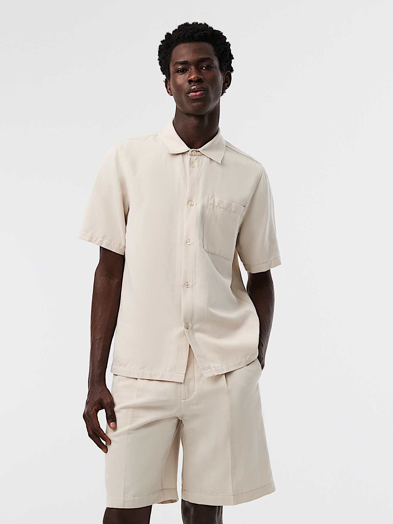 AlphaTauri | WAREH V1.Y10.01 | Relaxed-Fit Overshirt made from Cotton-Linen-Blend in Stone for Men