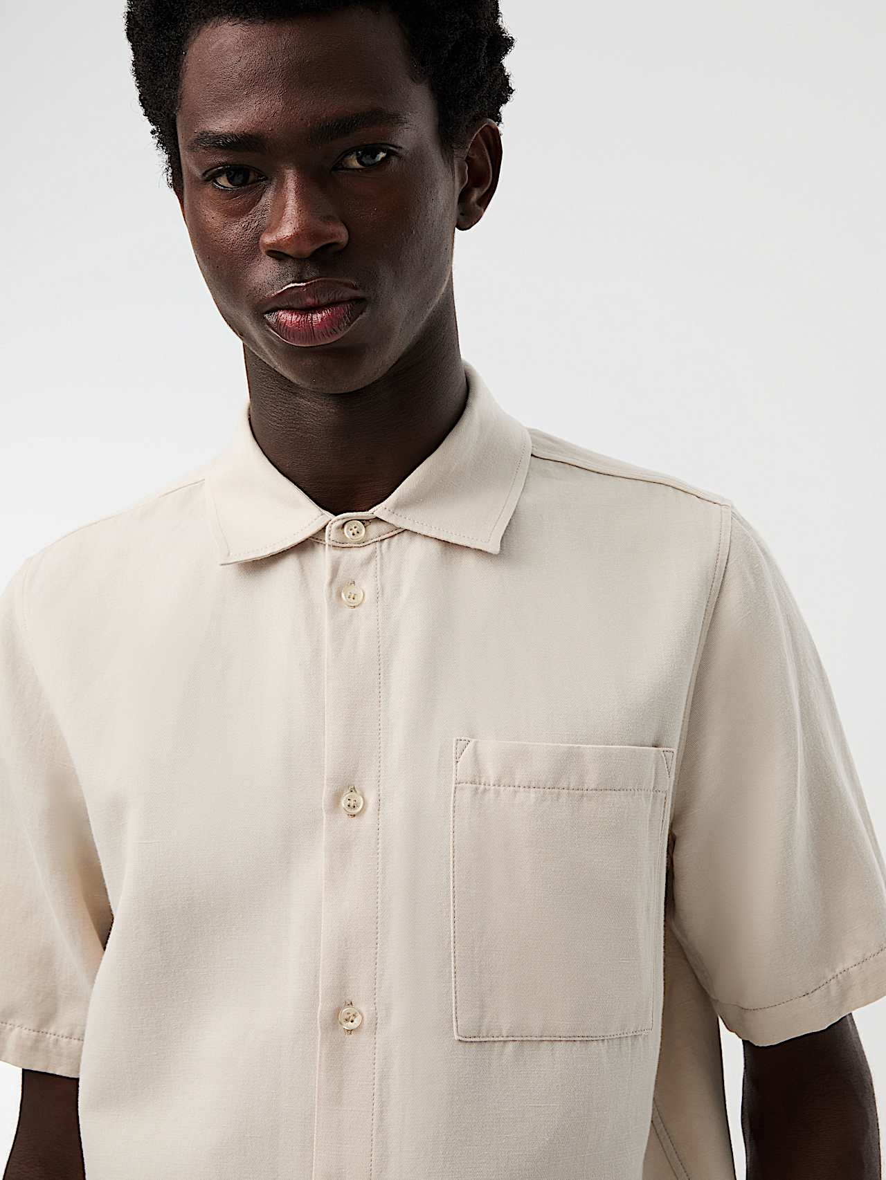 AlphaTauri | WAREH V1.Y10.01 | Surchemise coupe décontractée en mélange coton-lin in Stone for Homme