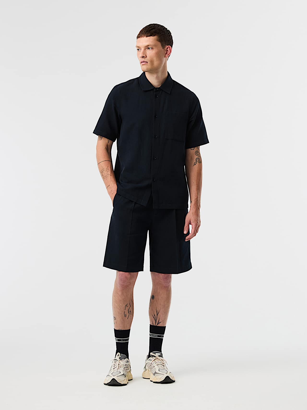 AlphaTauri | PINO V1.Y10.01 | Short en mélange de coton et de lin in Dark Navy for Homme
