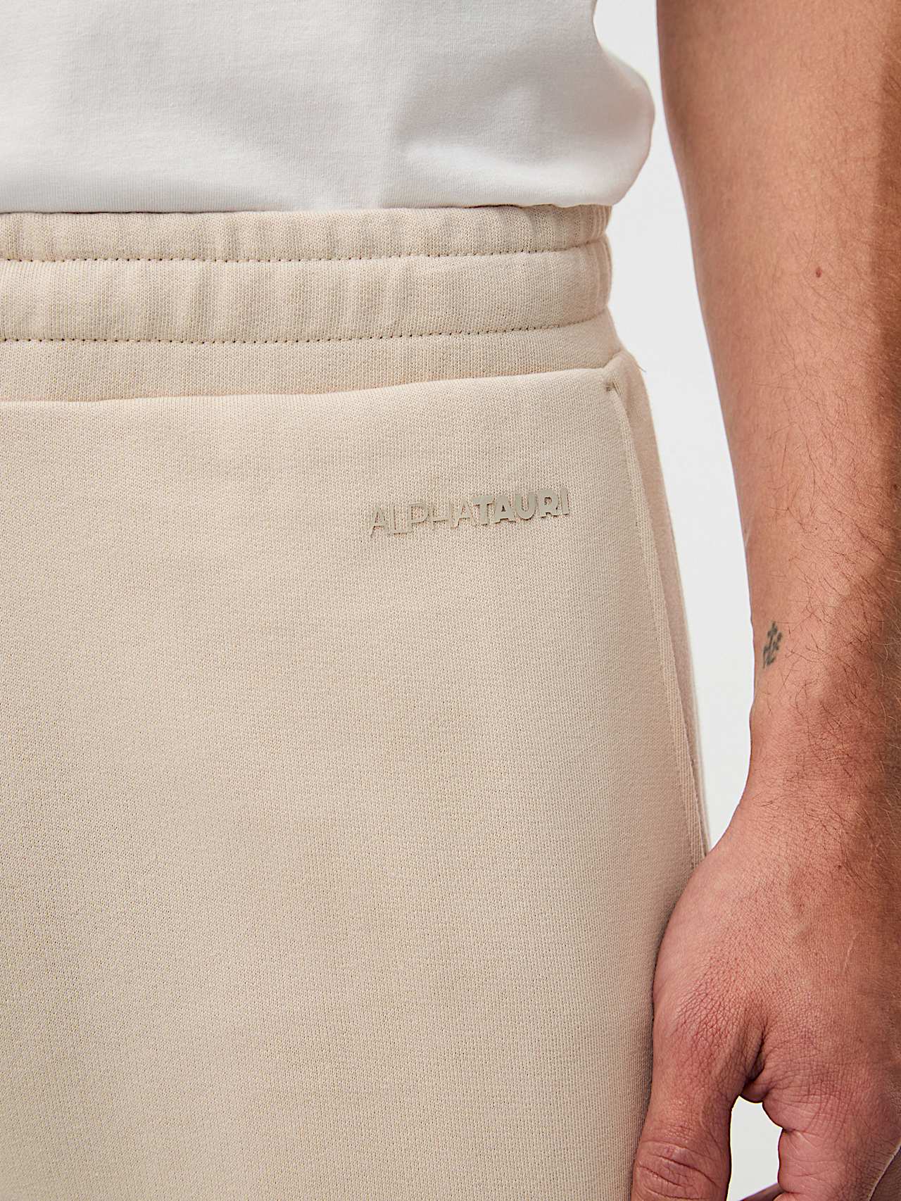 AlphaTauri | PHERO V3.Y10.01 | Pantalon de survêtement Signature Logo in Stone for Homme