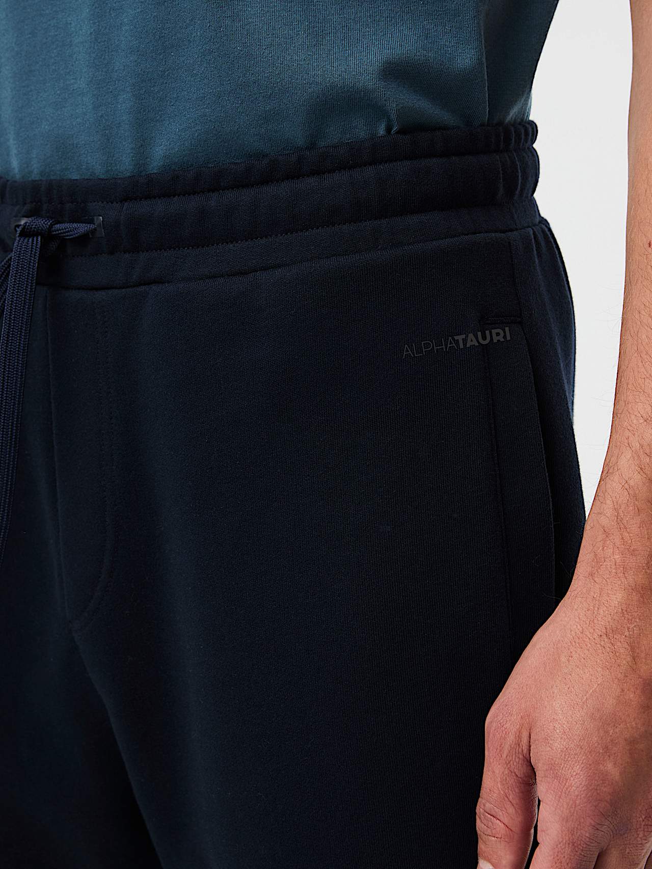 AlphaTauri | PHARS V2.Y10.01 | Shorts de deporte con logotipo de la marca in Dark Navy for Hombre