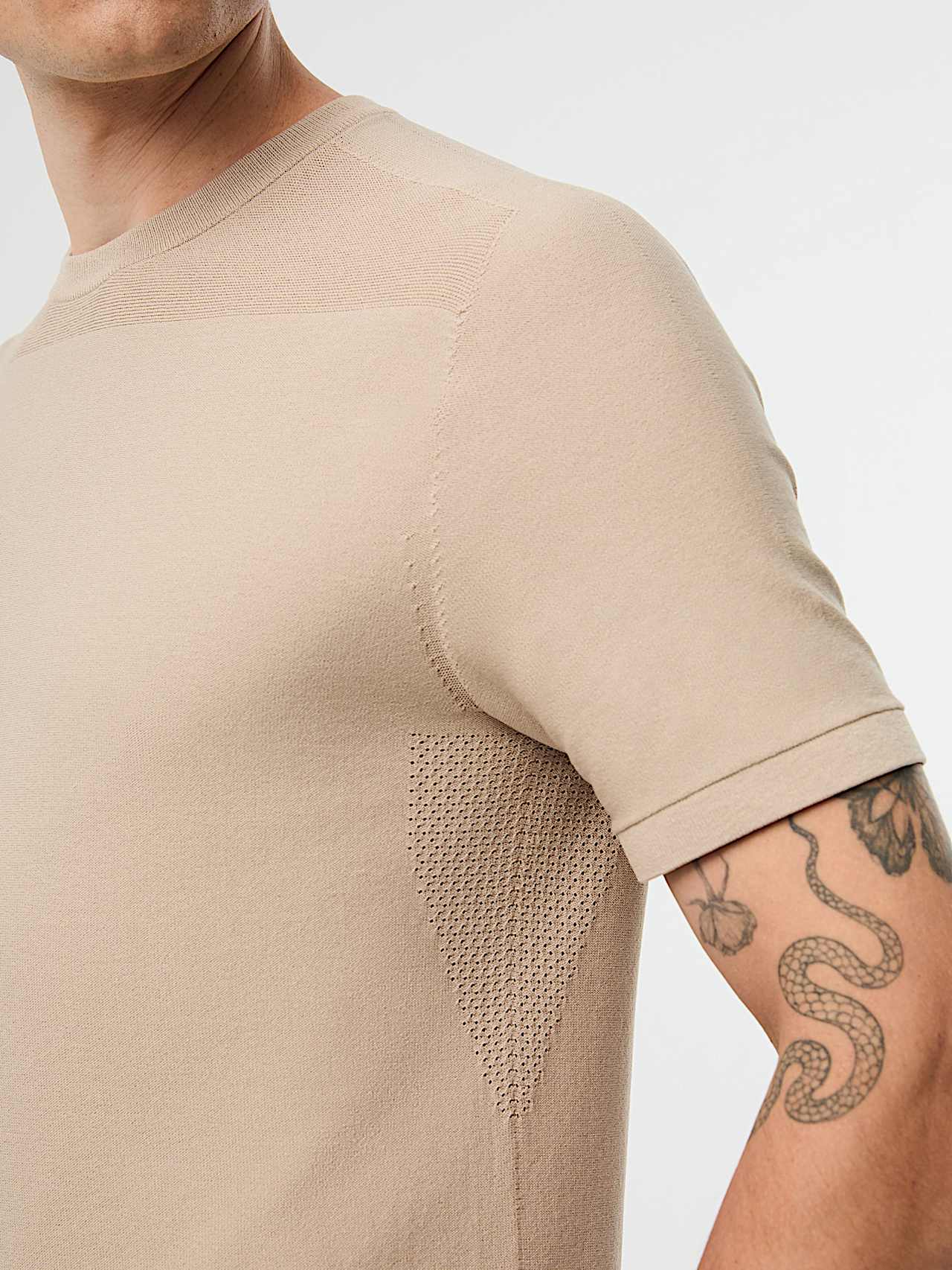 AlphaTauri | FOSOS V5.Y10.01 | Polo de punto técnico en 3D in Dune for Hombre