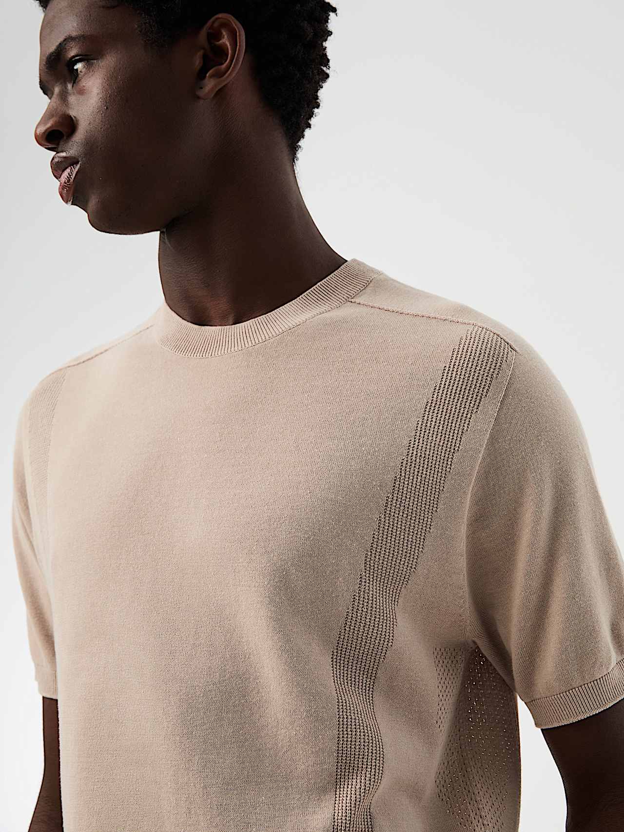 AlphaTauri | FINO V1.Y10.01 | 3D-Strick-T-Shirt aus Baumwoll-Leinen-Mix in Dune für Herren
